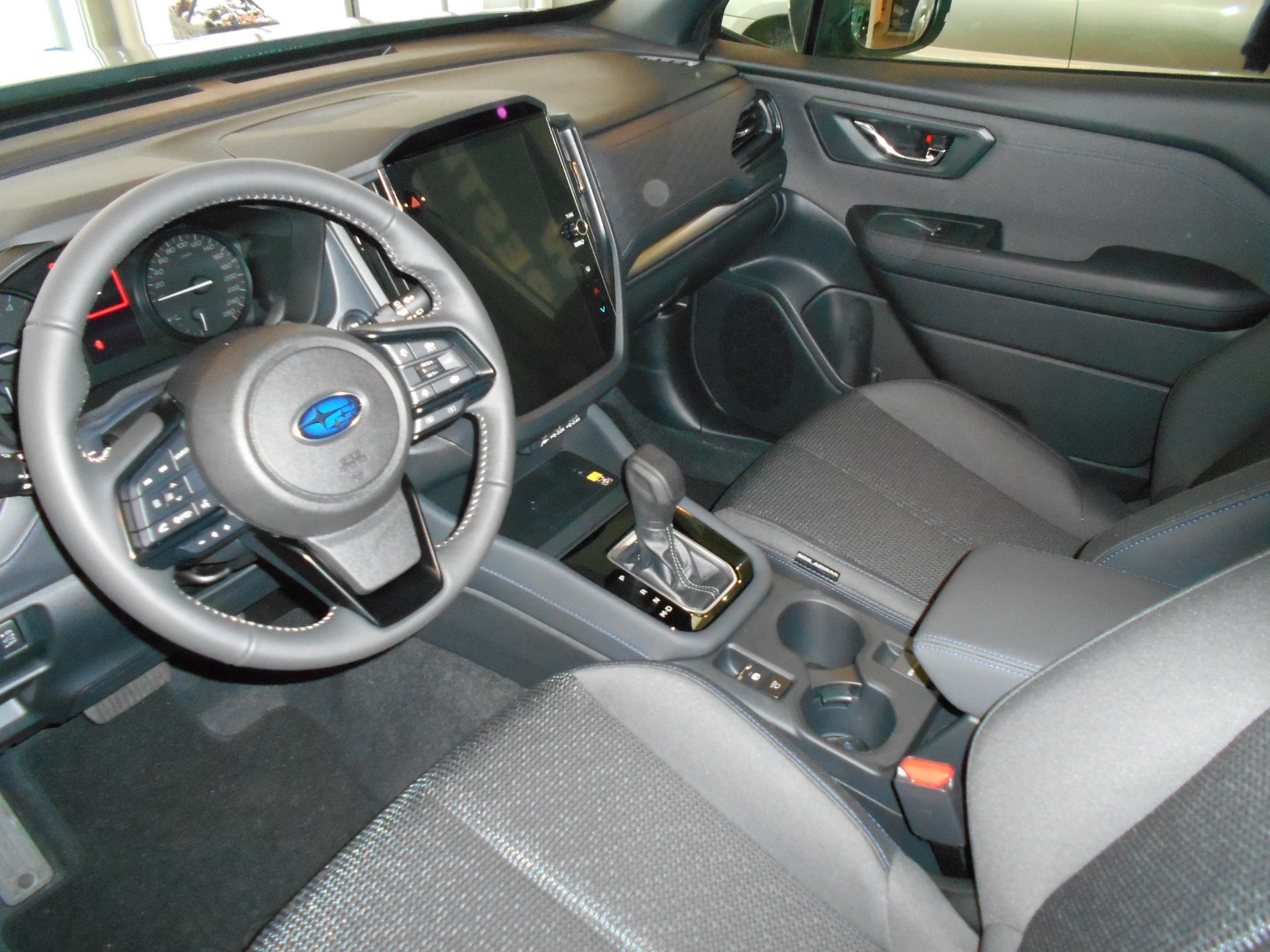 SUBARU Forester 2.0i e-Boxer Swiss Plus Lineartronic-image-7