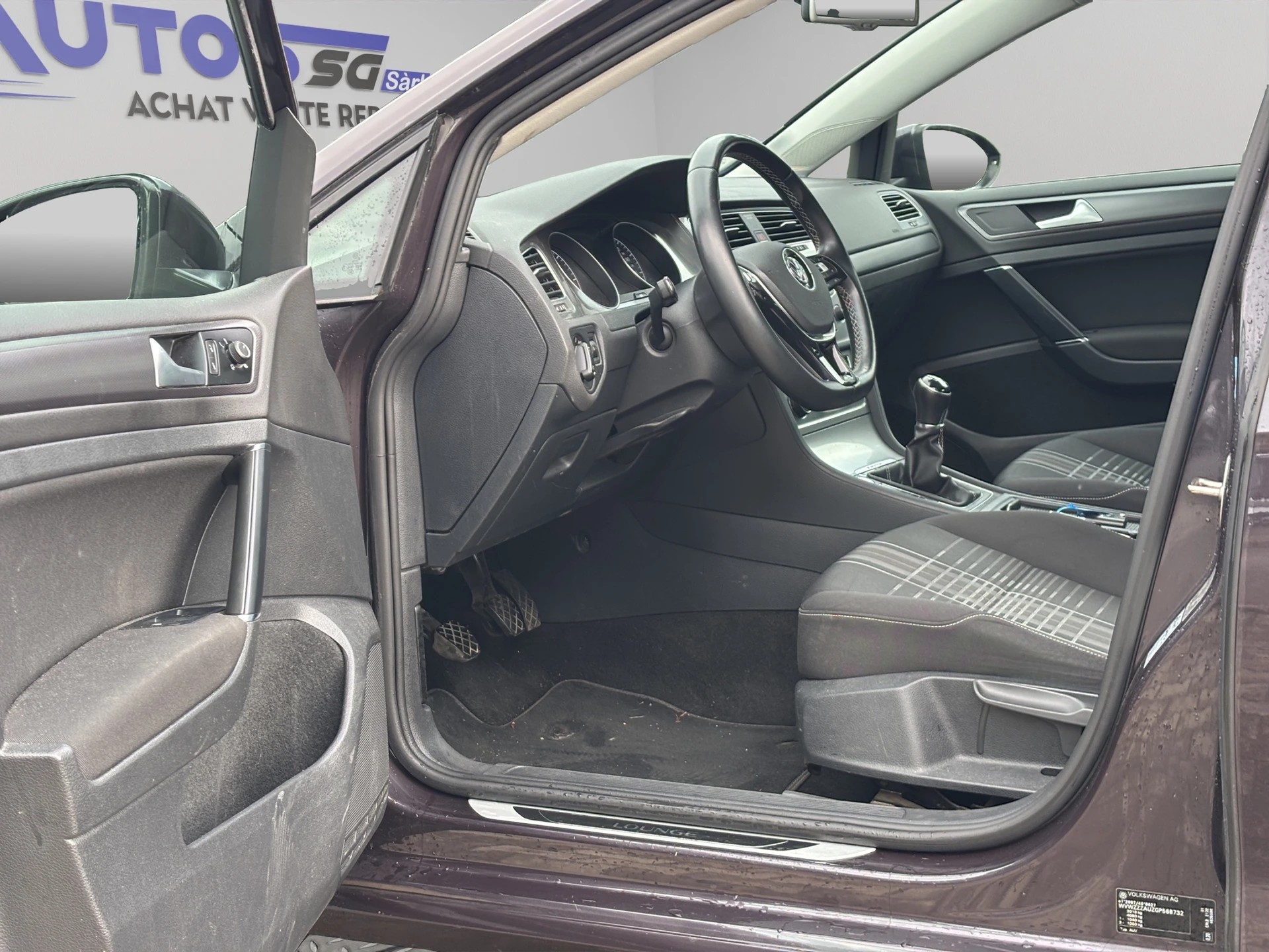 VW Golf Variant 2.0 TDI Lounge 4Motion-image-14