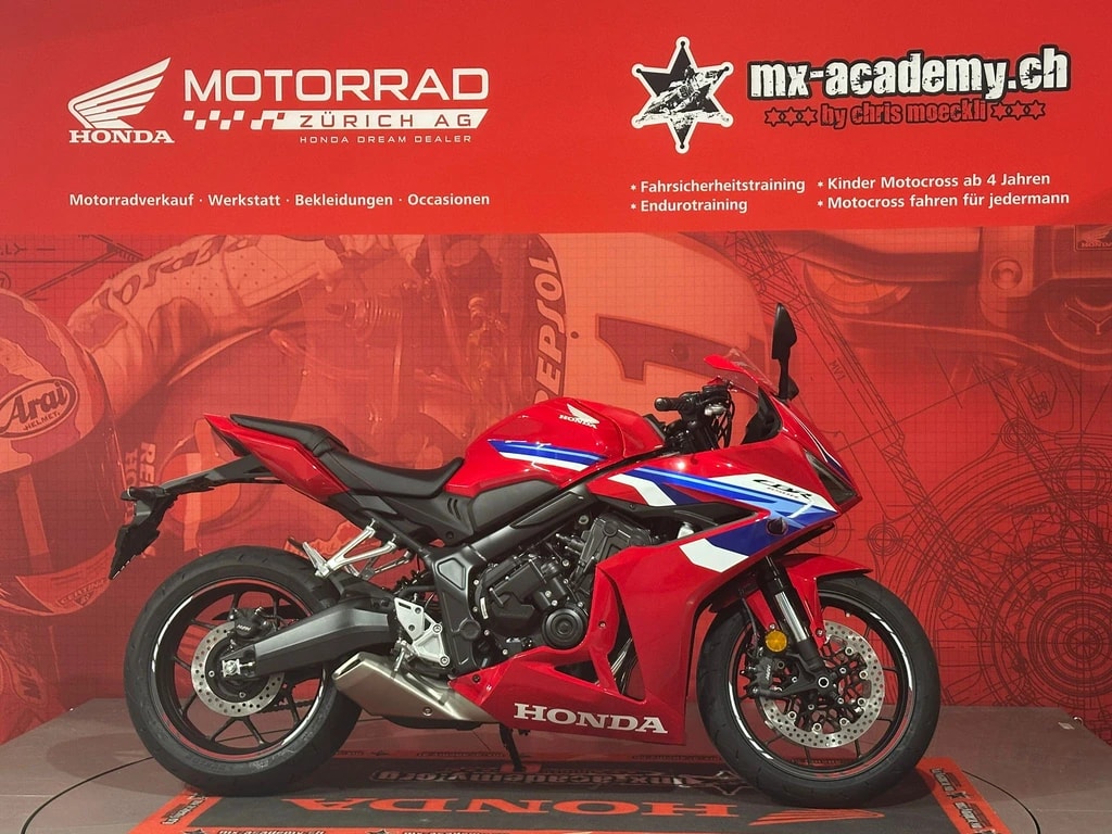 HONDA CBR 650 R E-Clutch**Modell 2026*Neufahrzeug**Grand Prix Red**Jetzt reservieren möglich*