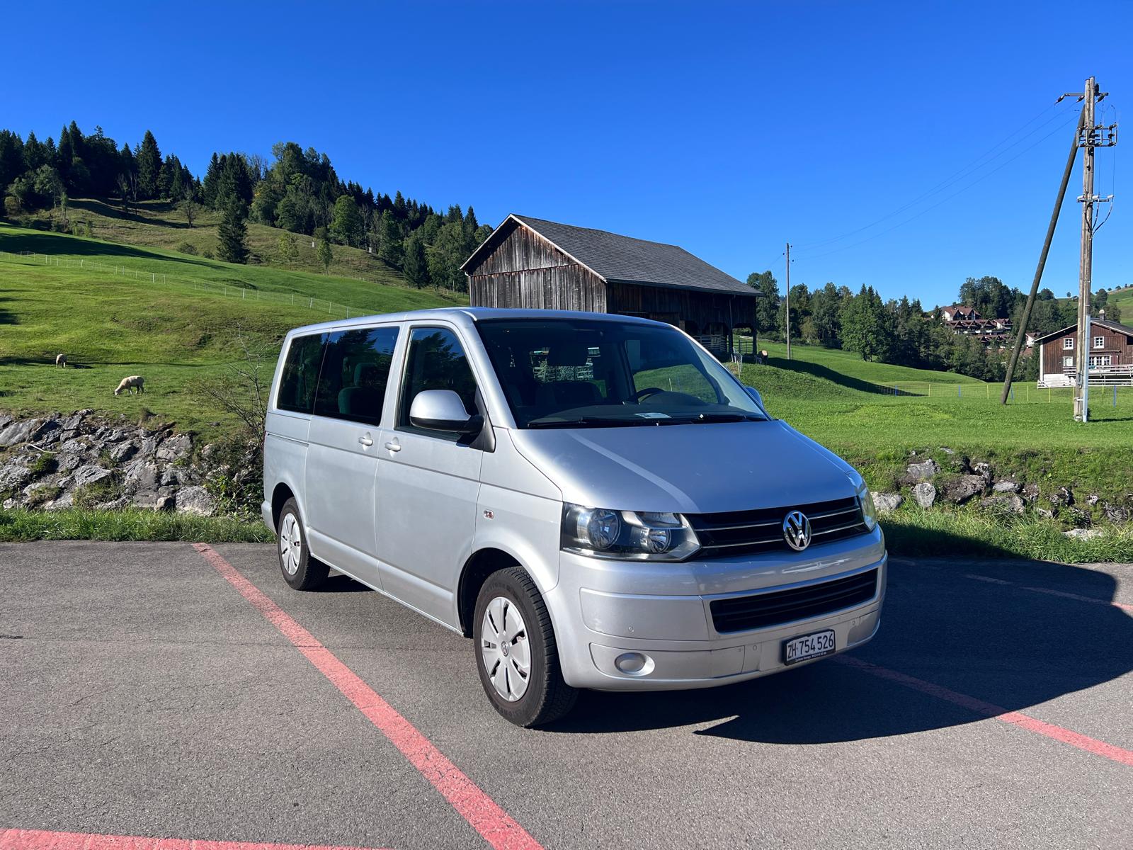 VW Caravelle-image-0