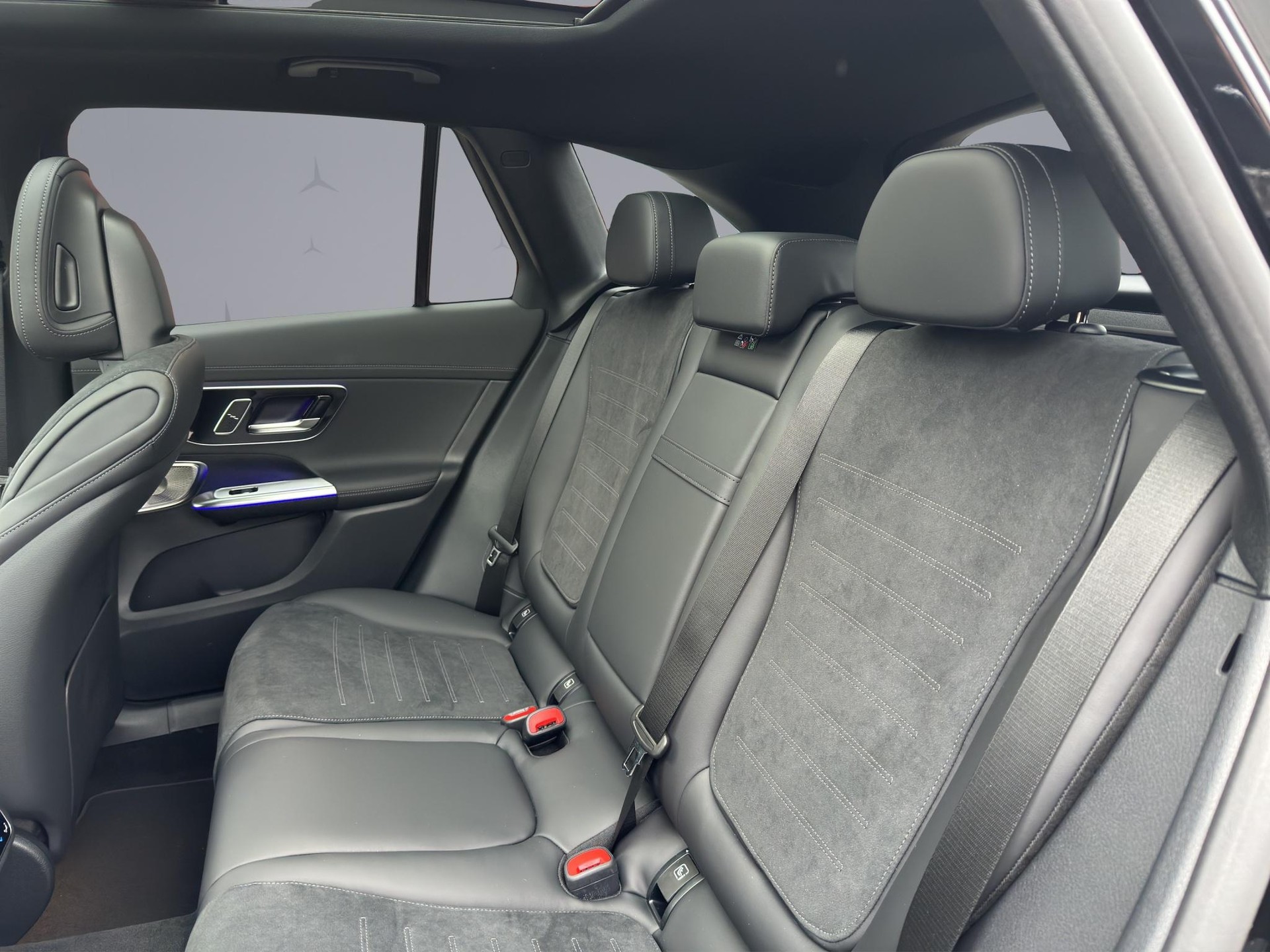 MERCEDES-BENZ GLC 220 d AMG Line 4matic-image-13