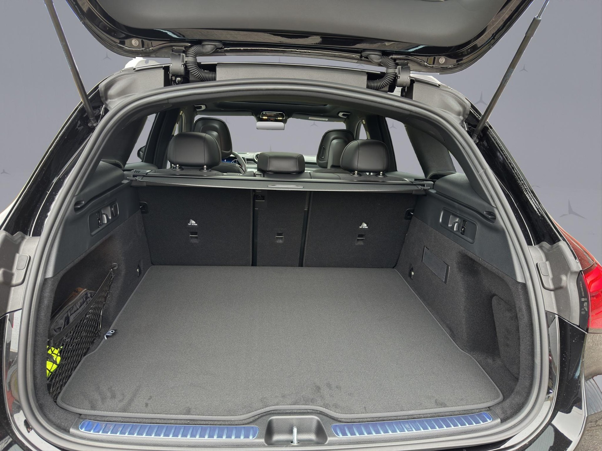 MERCEDES-BENZ GLC 220 d AMG Line 4matic-image-19