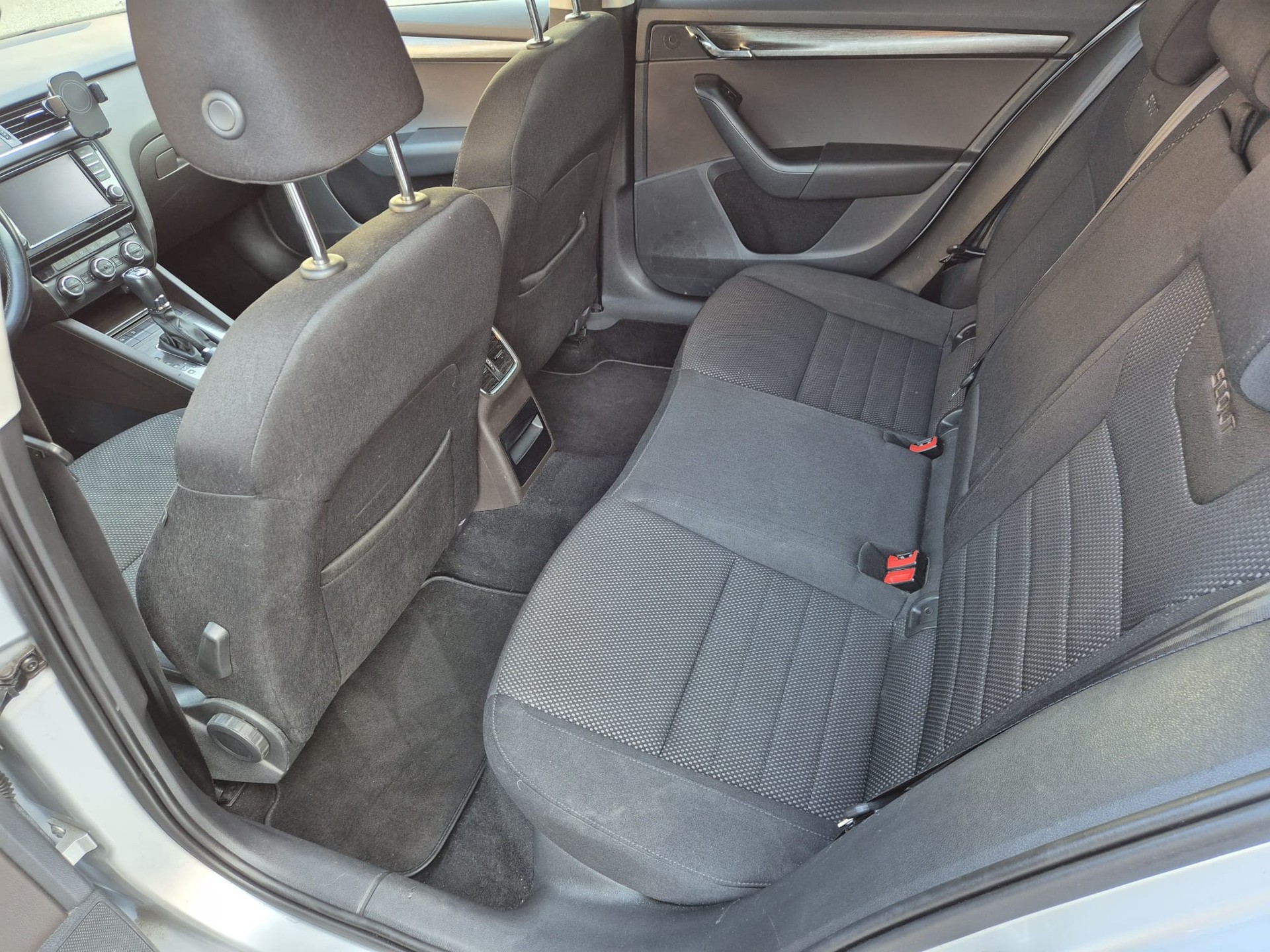 SKODA Octavia Combi 2.0 TDI Scout 4x4 DSG-image-7