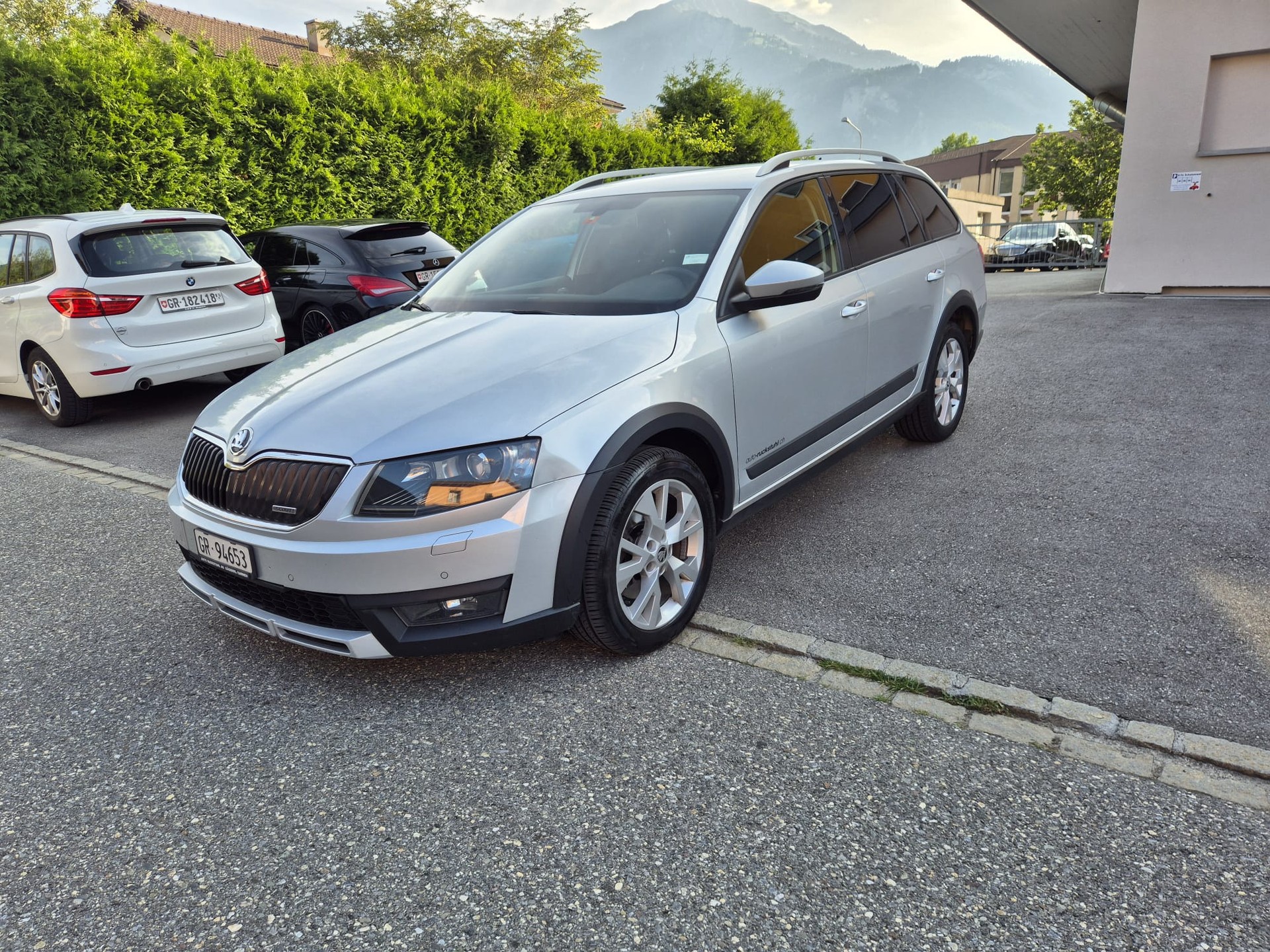 SKODA Octavia Combi 2.0 TDI Scout 4x4 DSG-image-0