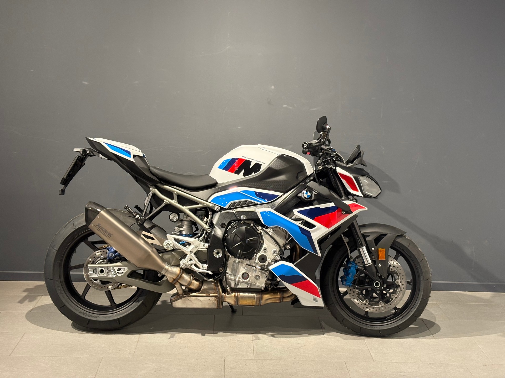 BMW M 1000 R-image-6