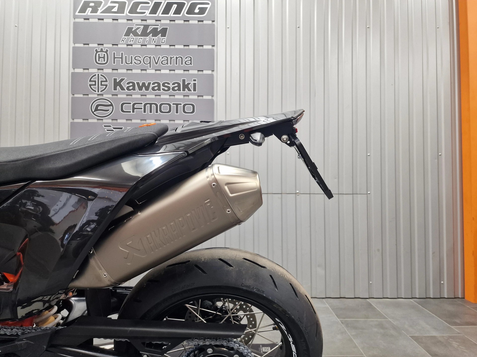 KTM 690 SMC R ABS (35 kW)-image-8