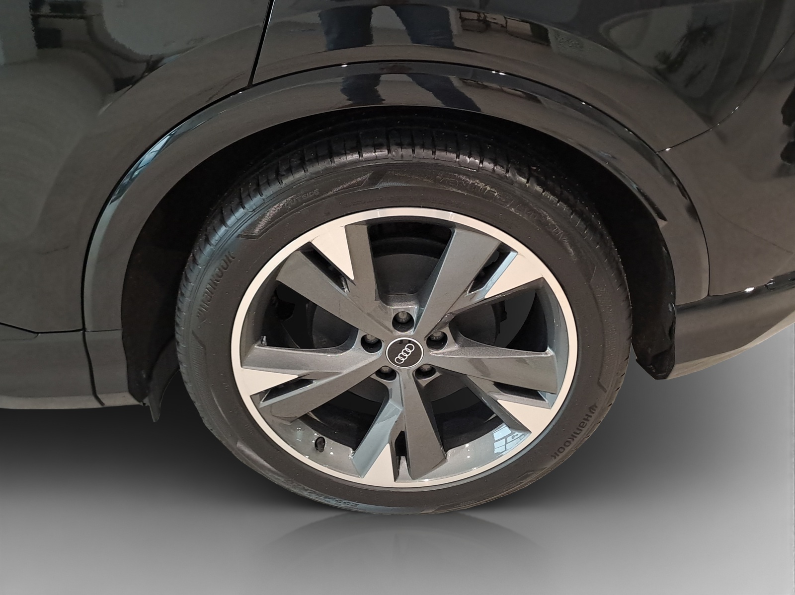 AUDI Q4 e-tron 40-image-14