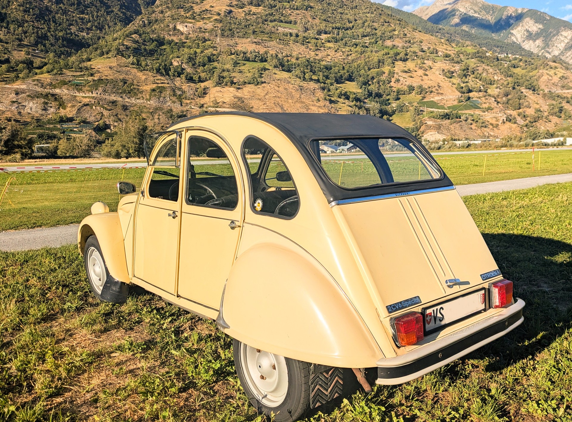 CITROEN 2CV6 Spécial (Club)-image-1