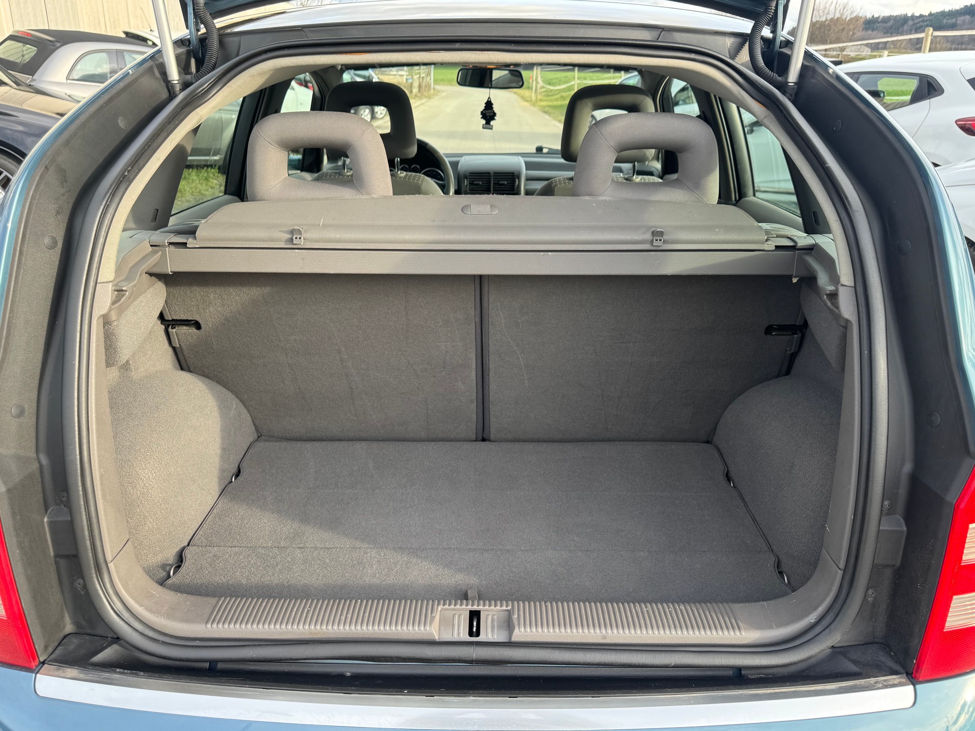 AUDI A2 1.4-image-12