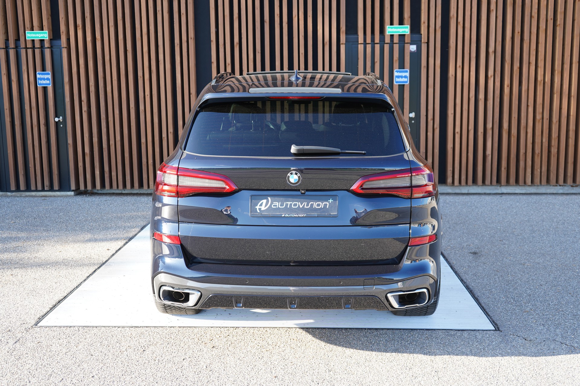 BMW X5 xDRIVE 30d STEPTRONIC M SPORT l 265 PS-image-16