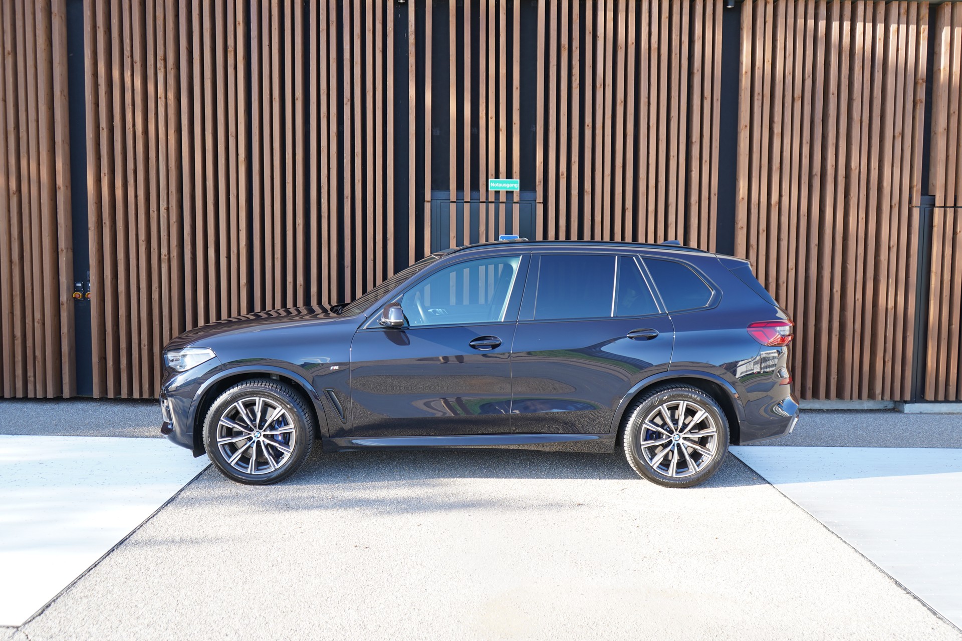 BMW X5 xDRIVE 30d STEPTRONIC M SPORT l 265 PS-image-4