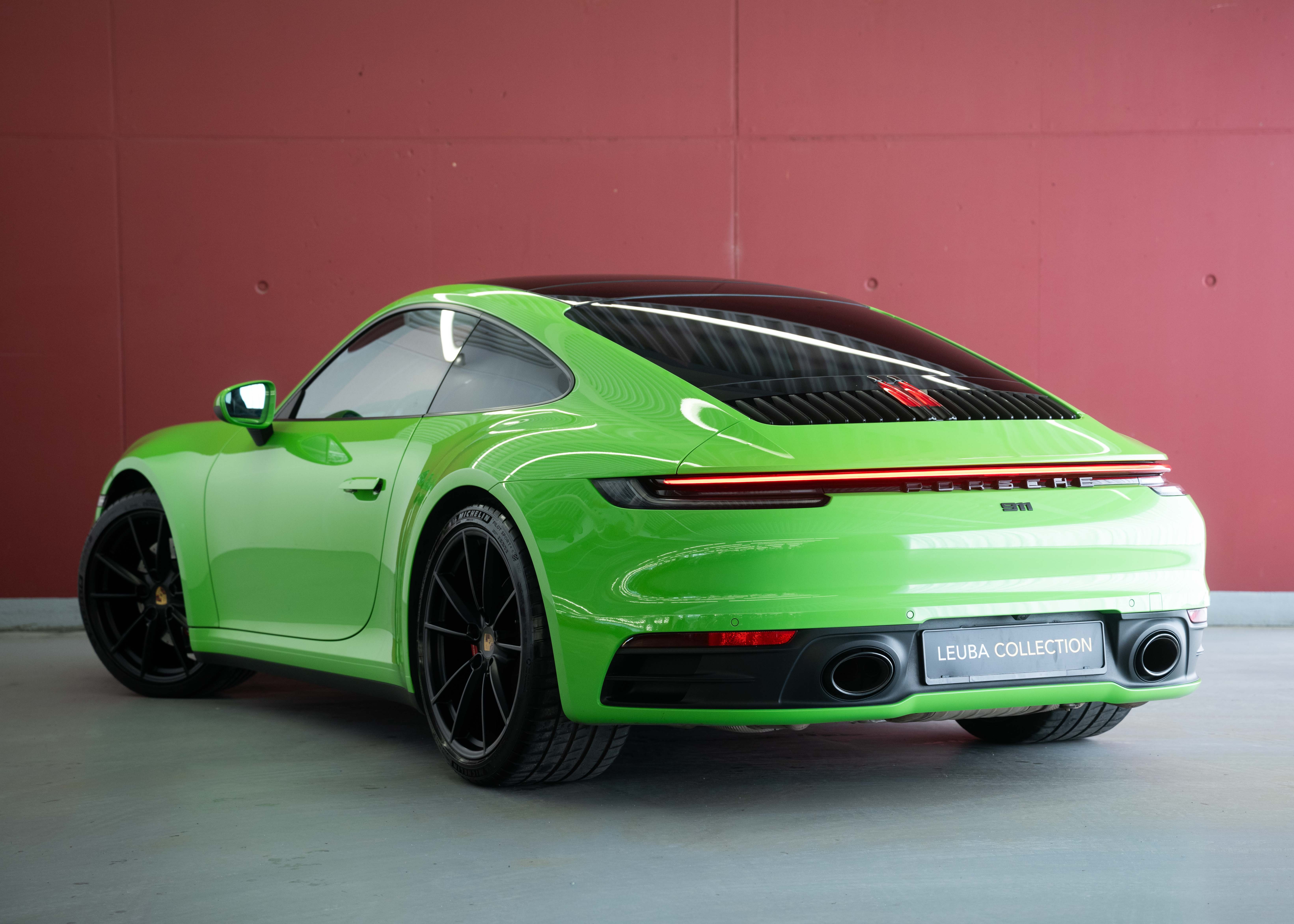 Image PORSCHE 911 911 Carrera S PDK (2nd hand, Lizard Green special paint, full Porsche history, perfect condition)