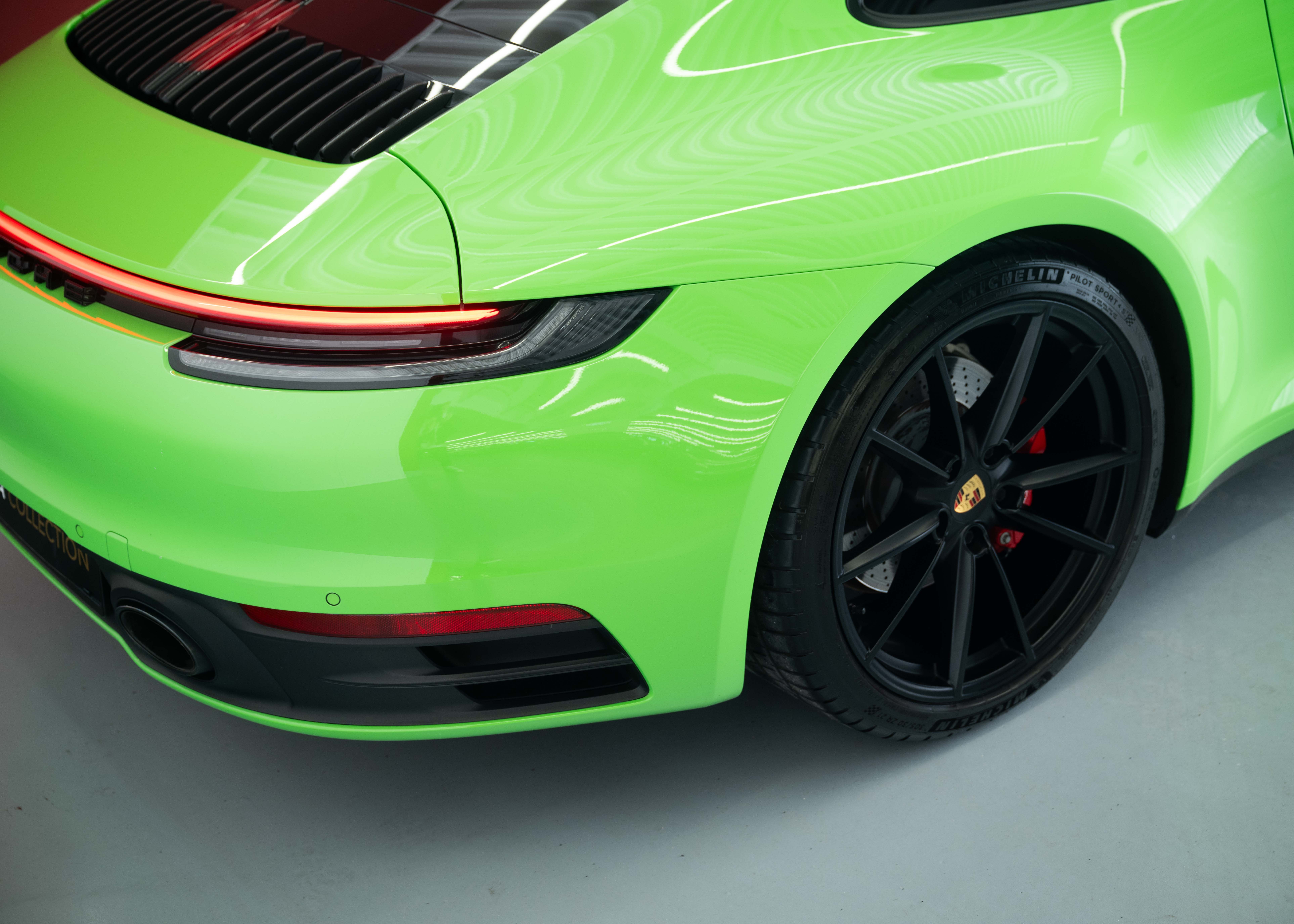 Image PORSCHE 911 911 Carrera S PDK (2nd hand, Lizard Green special paint, full Porsche history, perfect condition)