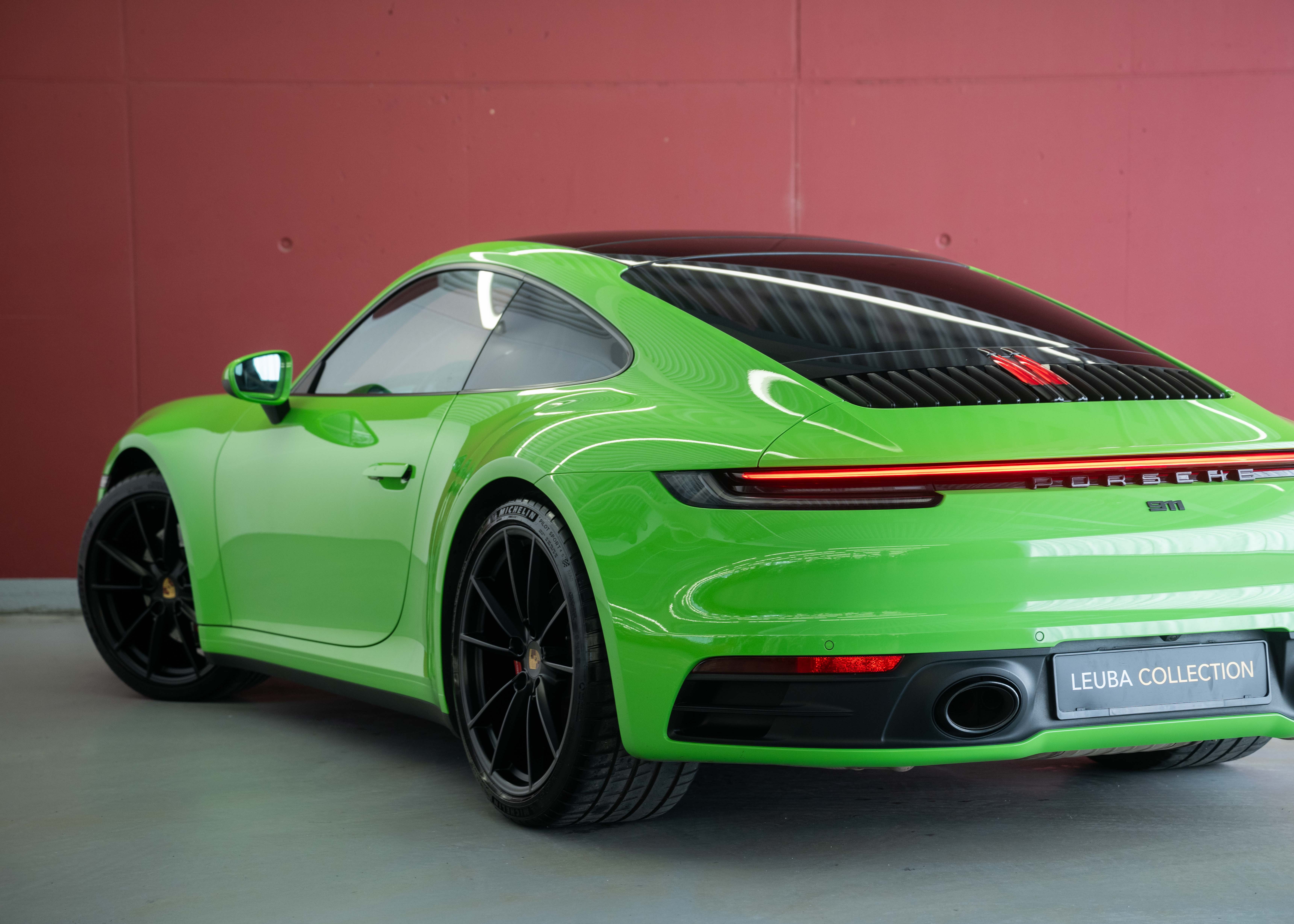 Image PORSCHE 911 911 Carrera S PDK (2nd hand, Lizard Green special paint, full Porsche history, perfect condition)