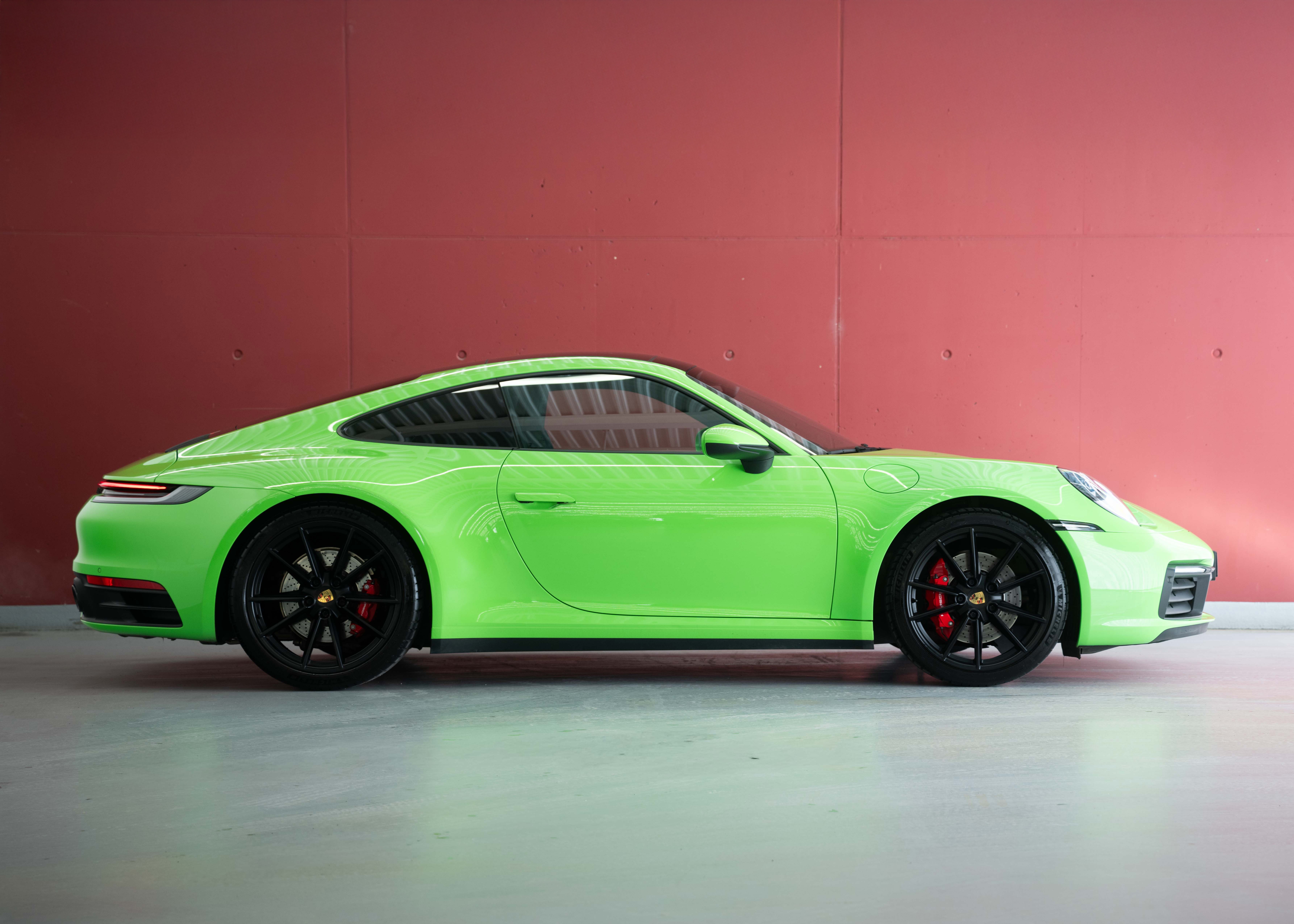 Image PORSCHE 911 911 Carrera S PDK (2nd hand, Lizard Green special paint, full Porsche history, perfect condition)