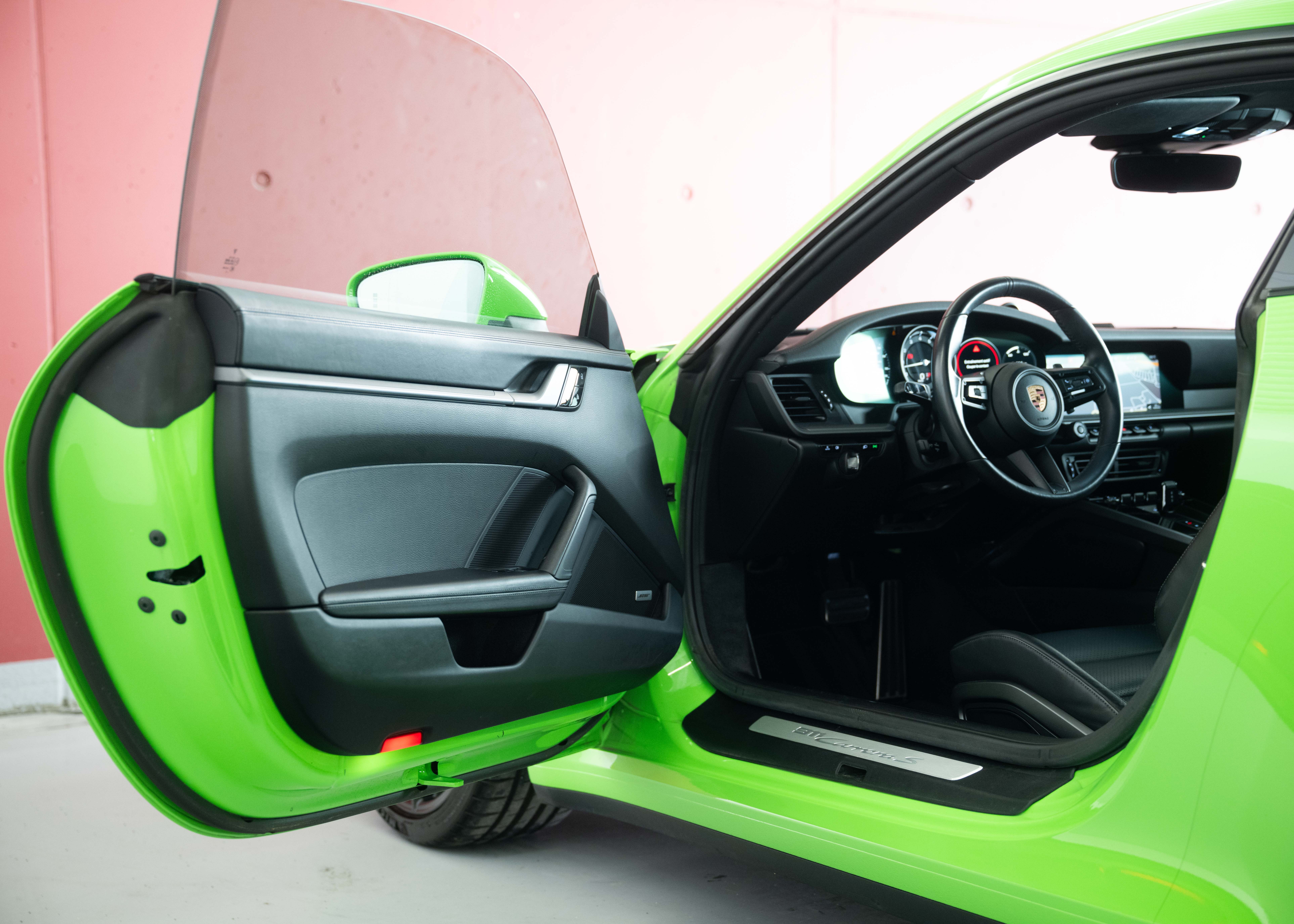 Image PORSCHE 911 911 Carrera S PDK (2nd hand, Lizard Green special paint, full Porsche history, perfect condition)