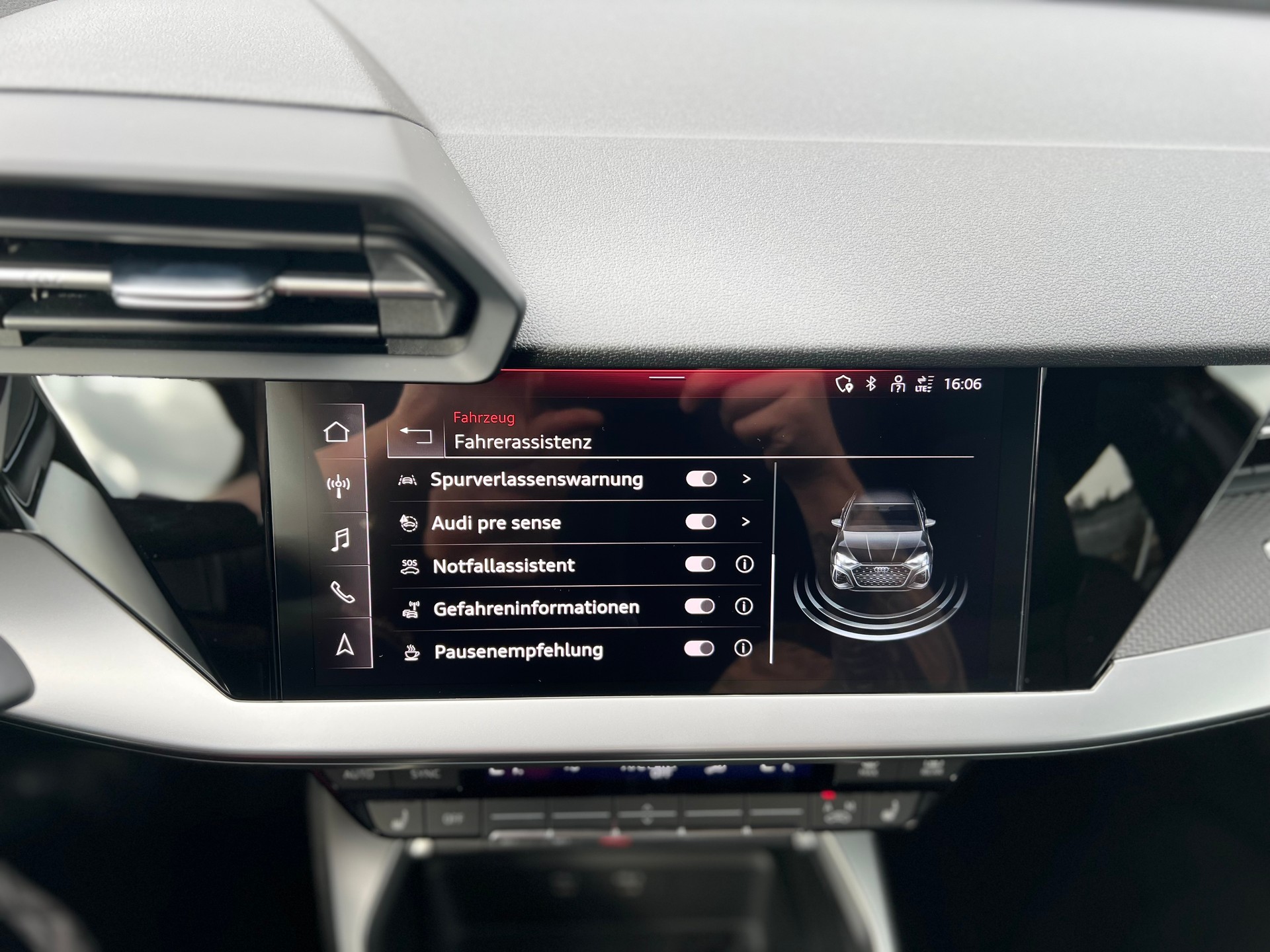 AUDI RS3 Sportback 2.5 TSI " Black Paket "quattro S-tronic-image-21