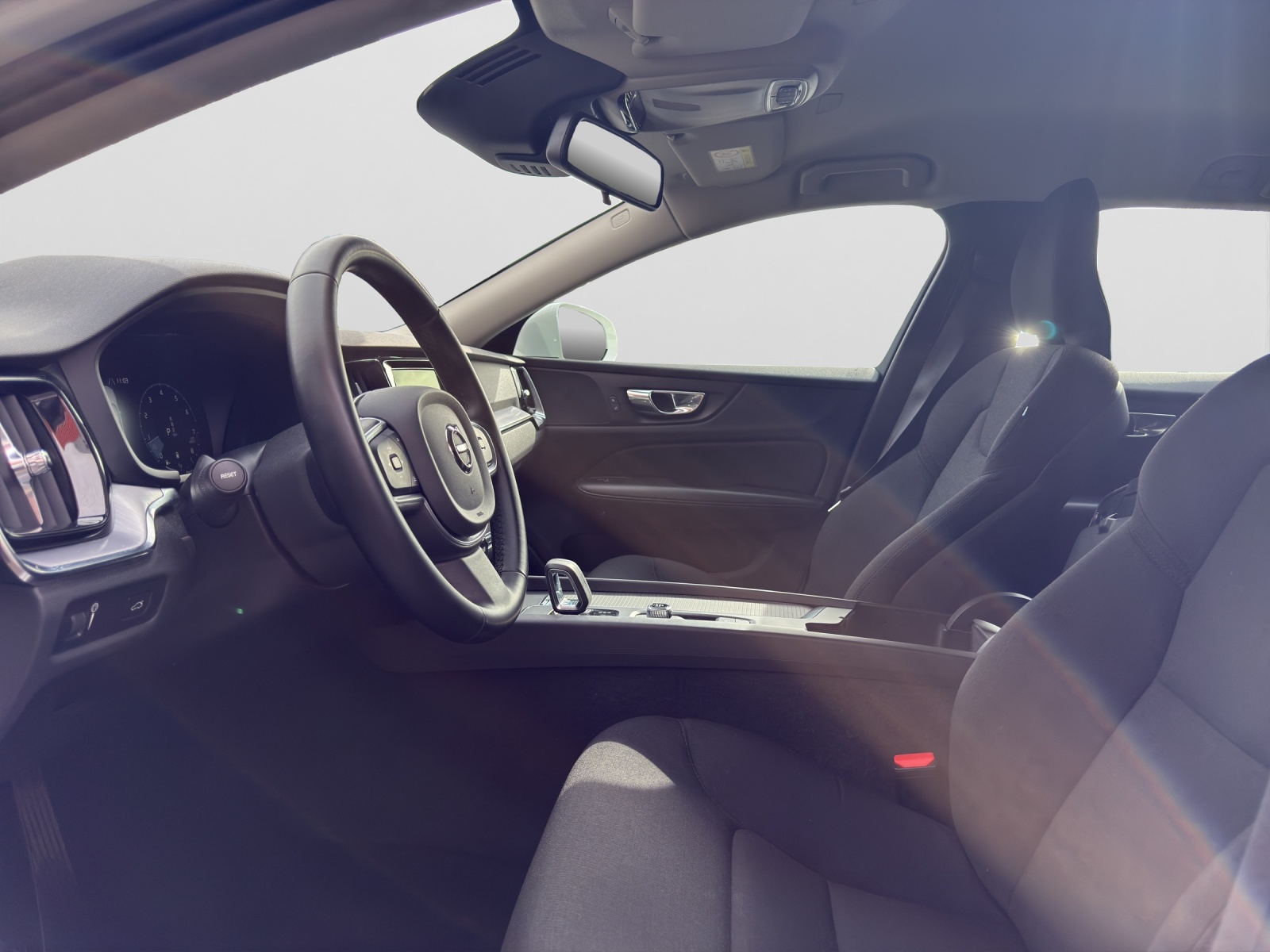 VOLVO V60 B3 Benzin Mild Hybrid Momentum Light Geartronic-image-8