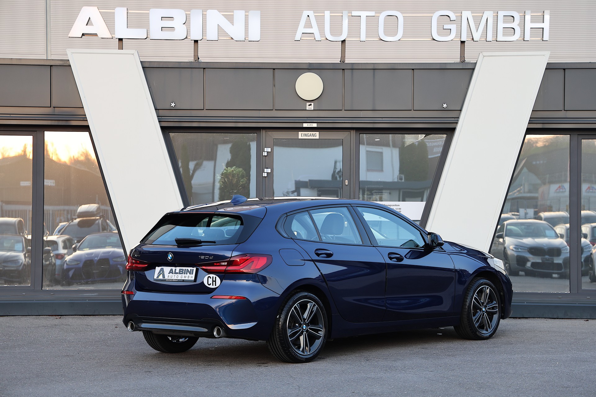 BMW 120d xDrive Steptronic Sport Line-image-3