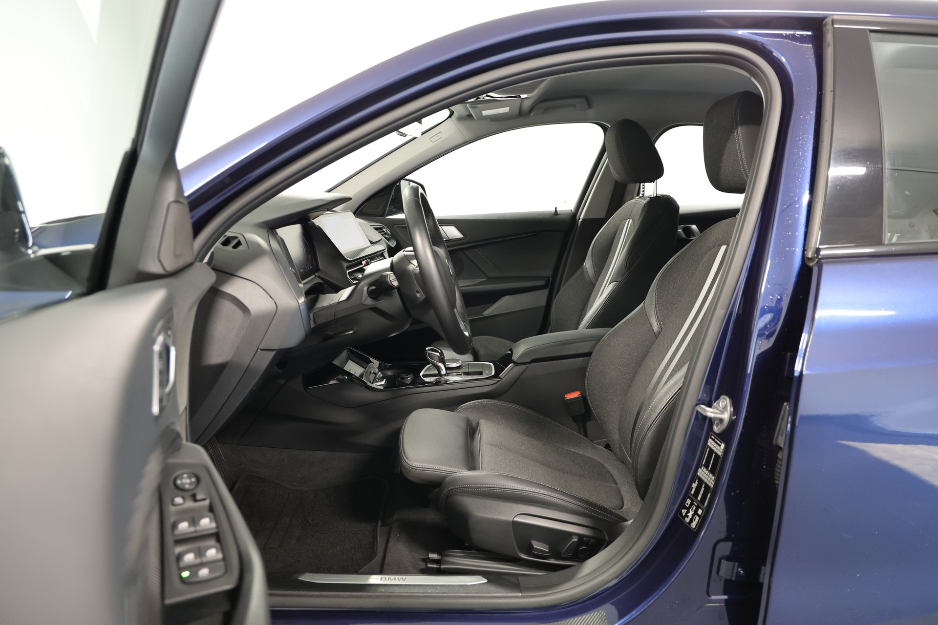 BMW 120d xDrive Steptronic Sport Line-image-5