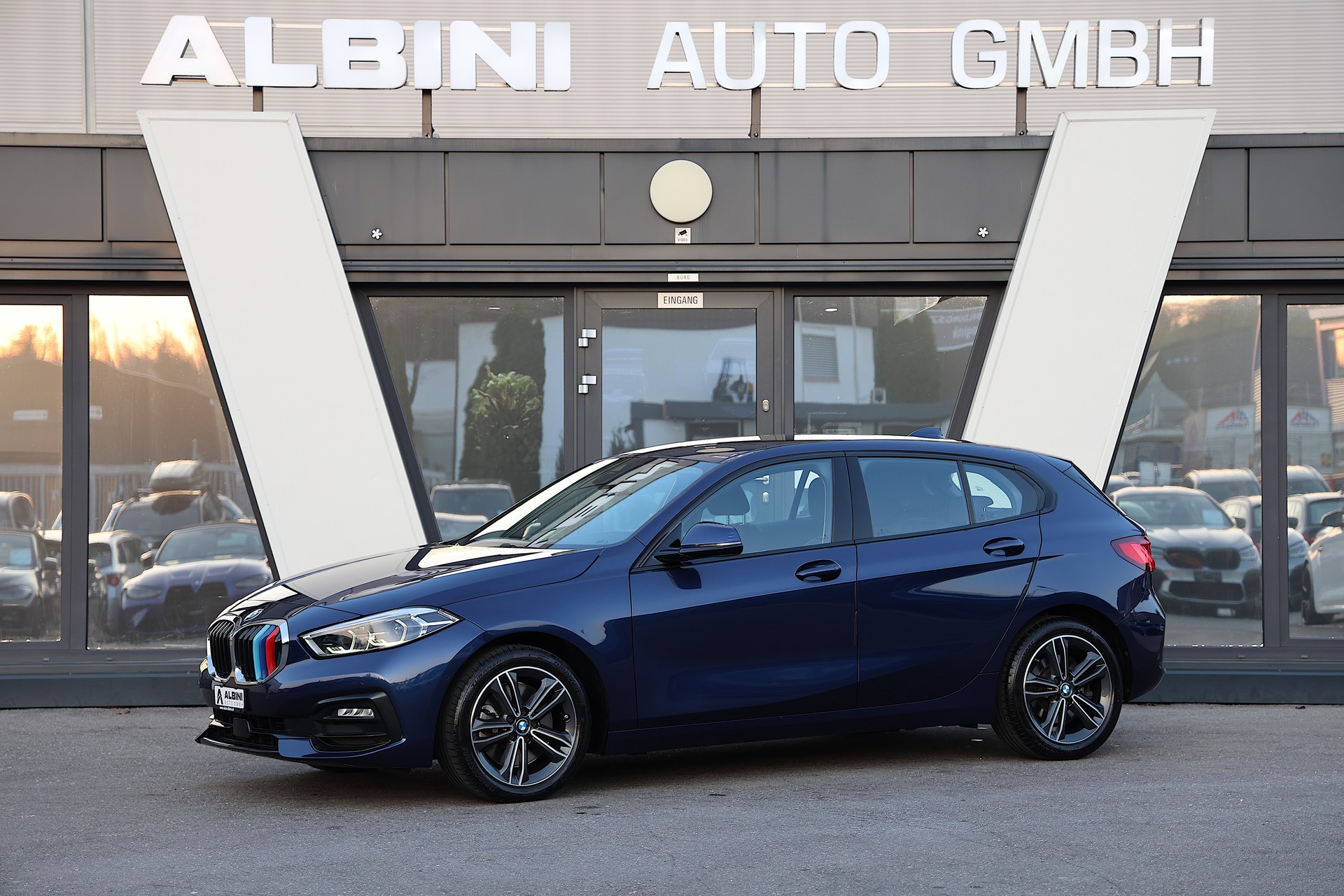BMW 120d xDrive Steptronic Sport Line-image-0