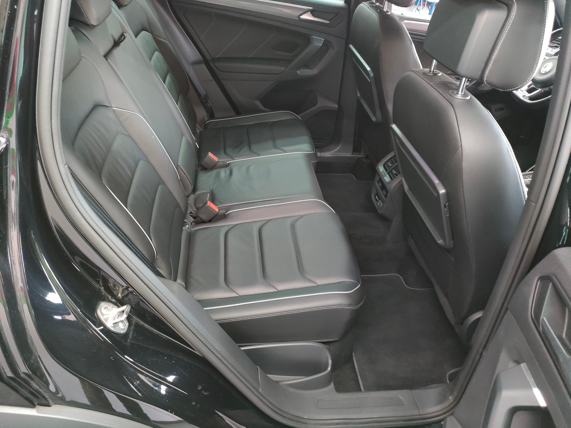 VW Tiguan 2.0 TDI SCR Highline 4Motion DSG-image-12
