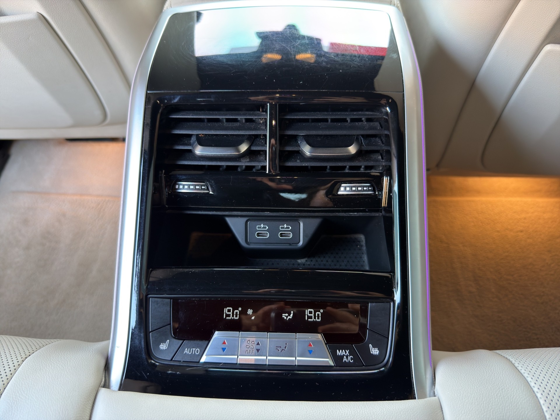 BMW M850i xDrive Steptronic-image-17