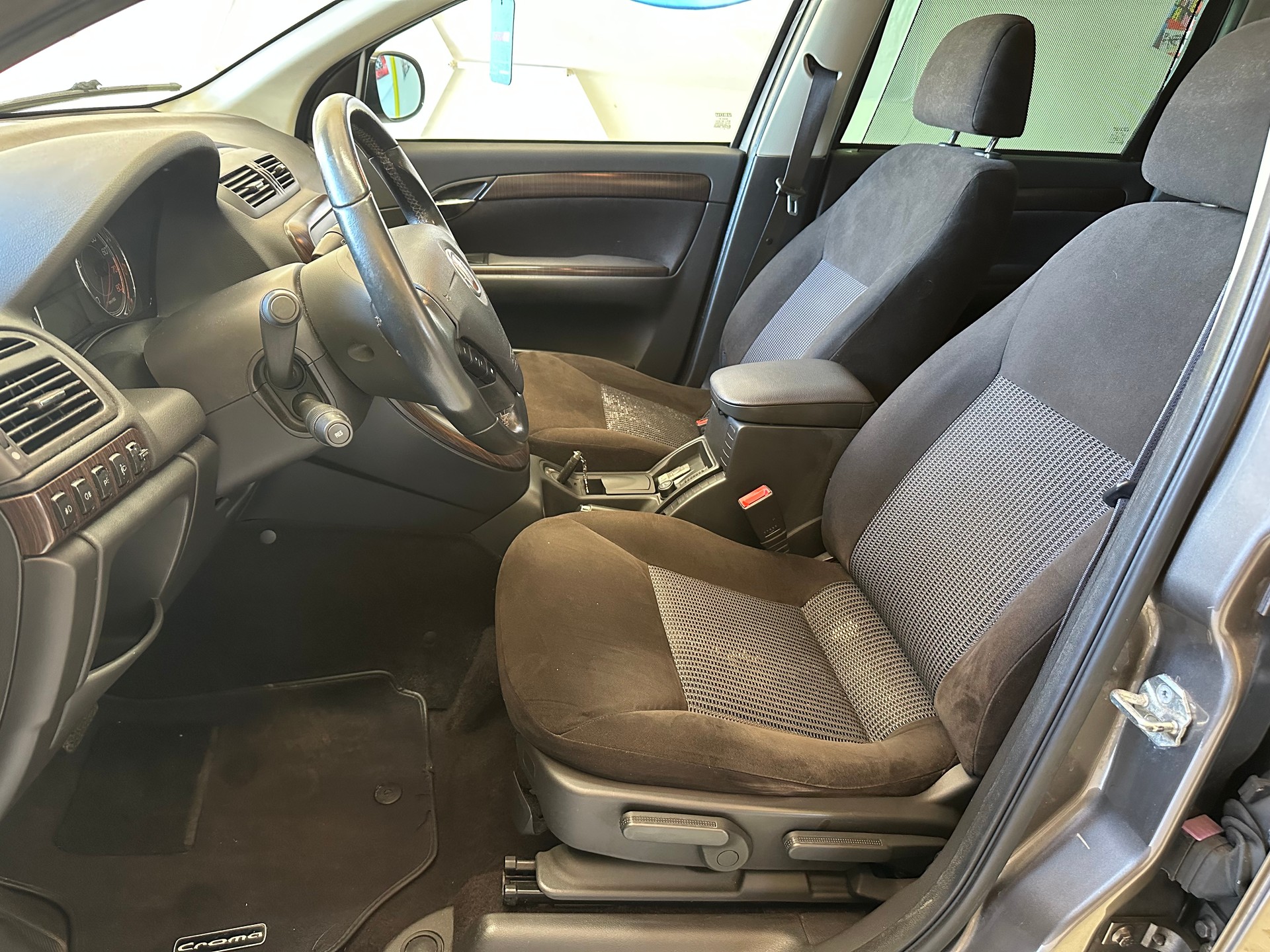 FIAT Croma 2.2 Dynamic Automatic-image-7