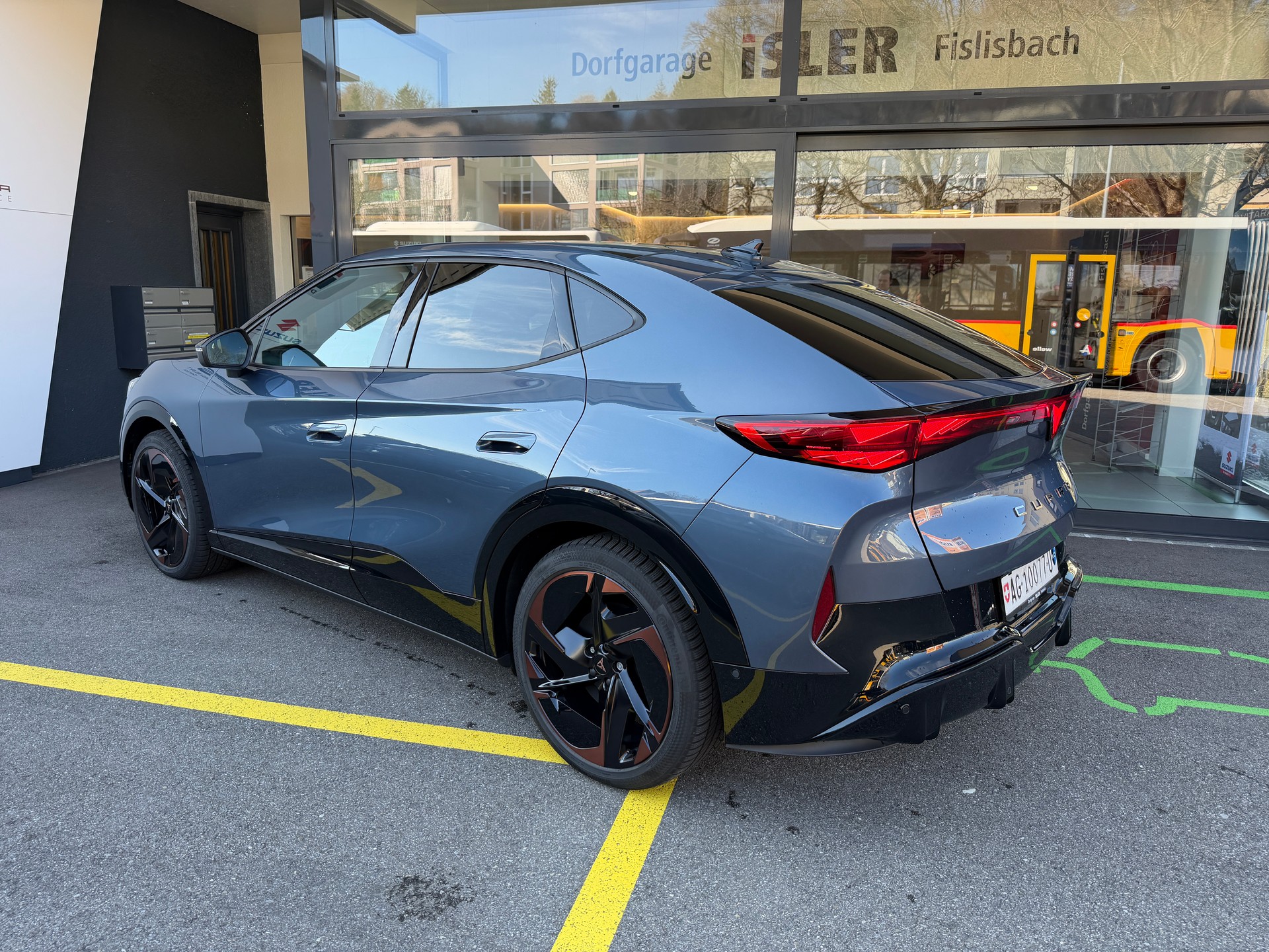 CUPRA Tavascan Type 9 77 kWh VZ Adrenaline-image-3