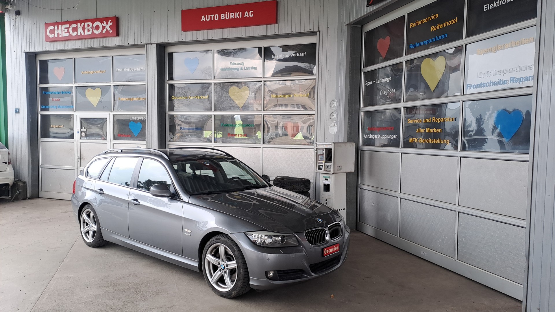 BMW 325i xDrive Touring Steptronic-image-3