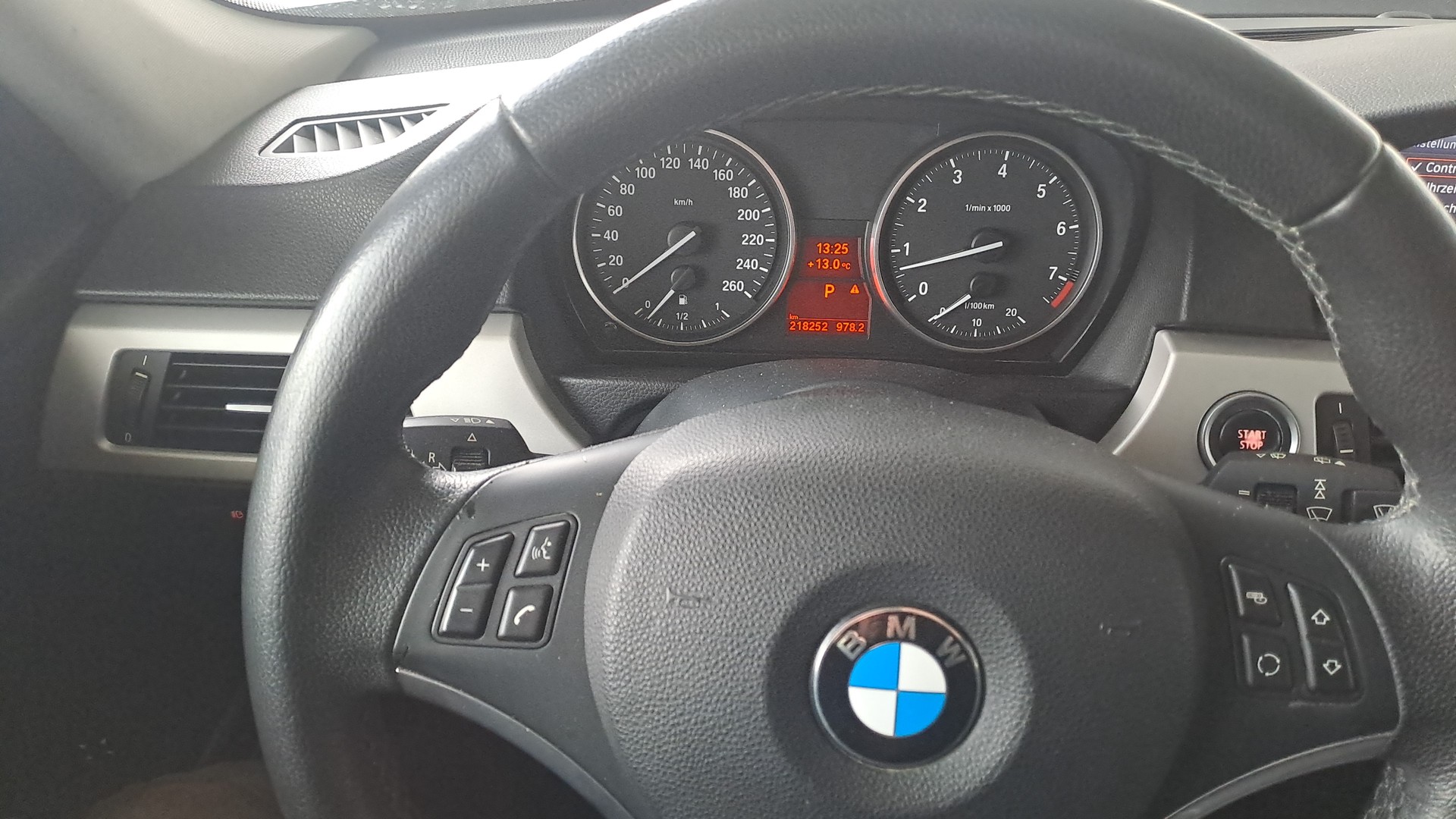 BMW 325i xDrive Touring Steptronic-image-8