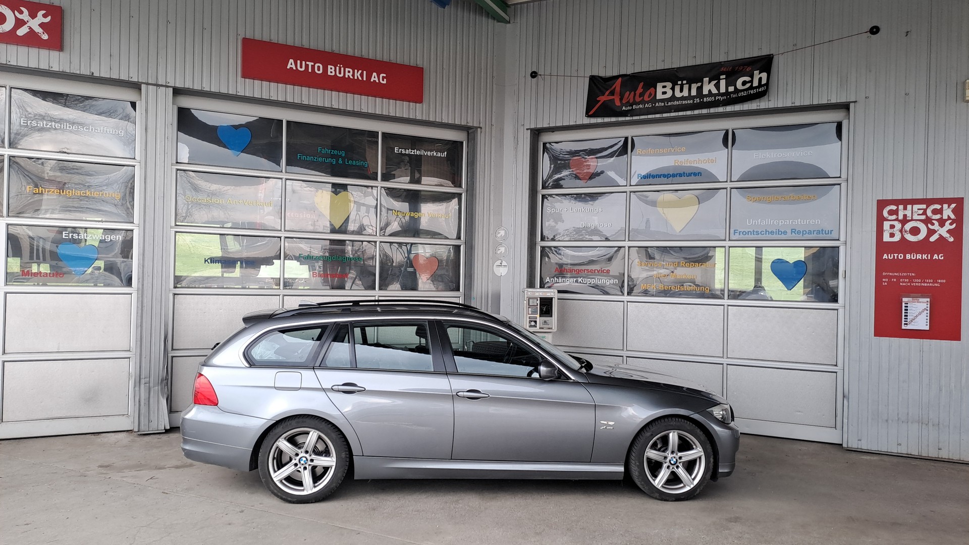 BMW 325i xDrive Touring Steptronic-image-4