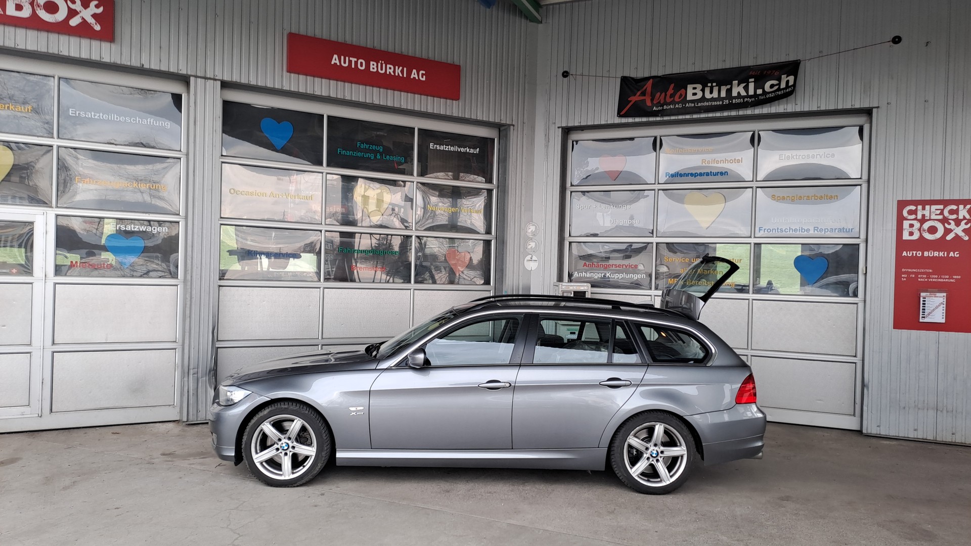 BMW 325i xDrive Touring Steptronic-image-7