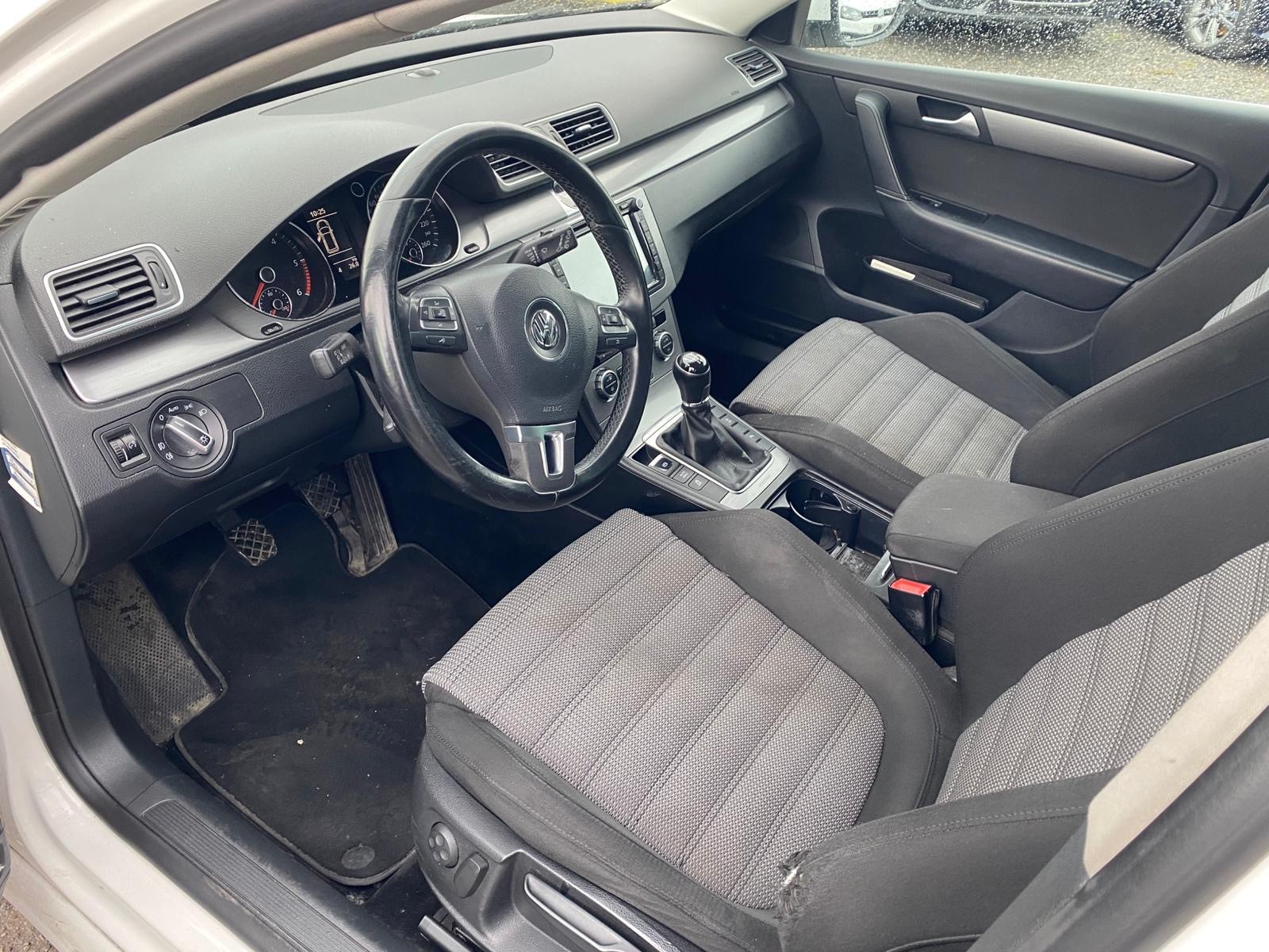 VW Passat Variant 2.0 TDI BMT Highline 4M-image-12
