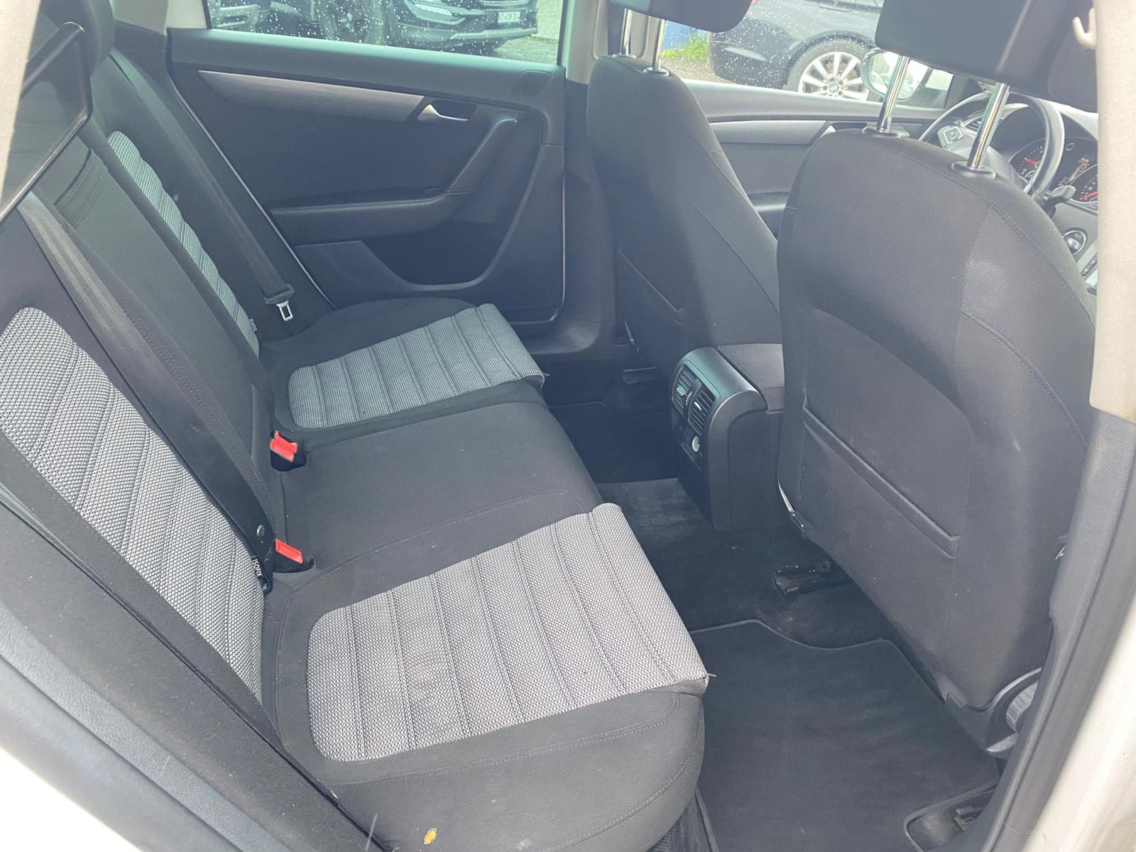 VW Passat Variant 2.0 TDI BMT Highline 4M-image-13