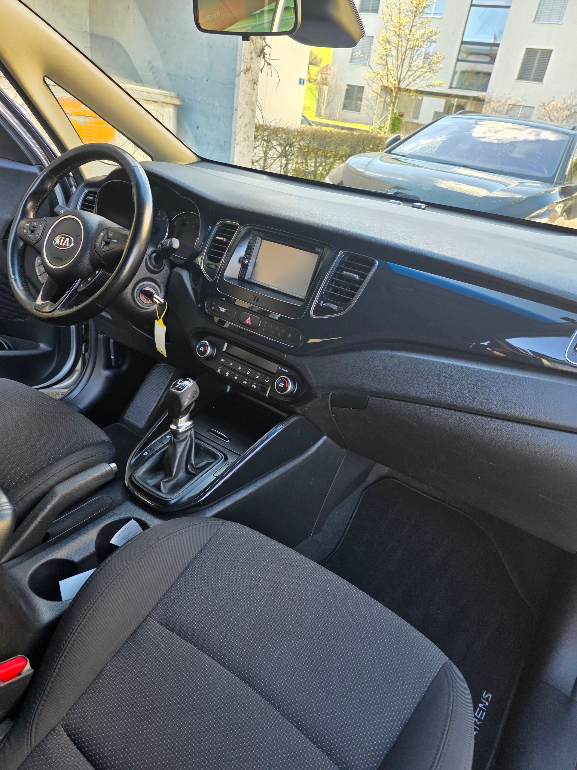 KIA Carens 1.6 GDI Trend-image-14