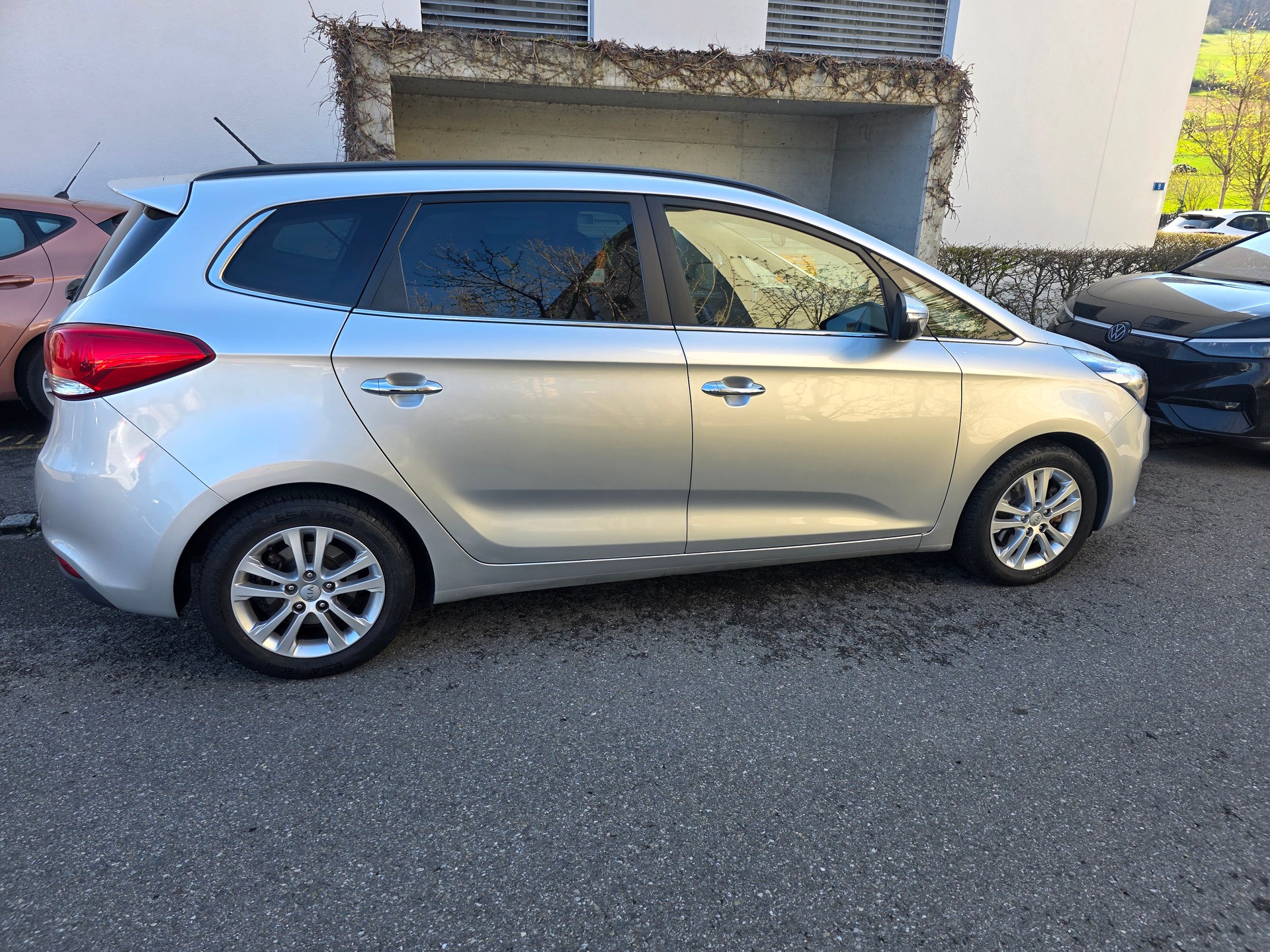 KIA Carens 1.6 GDI Trend-showroom-element-3
