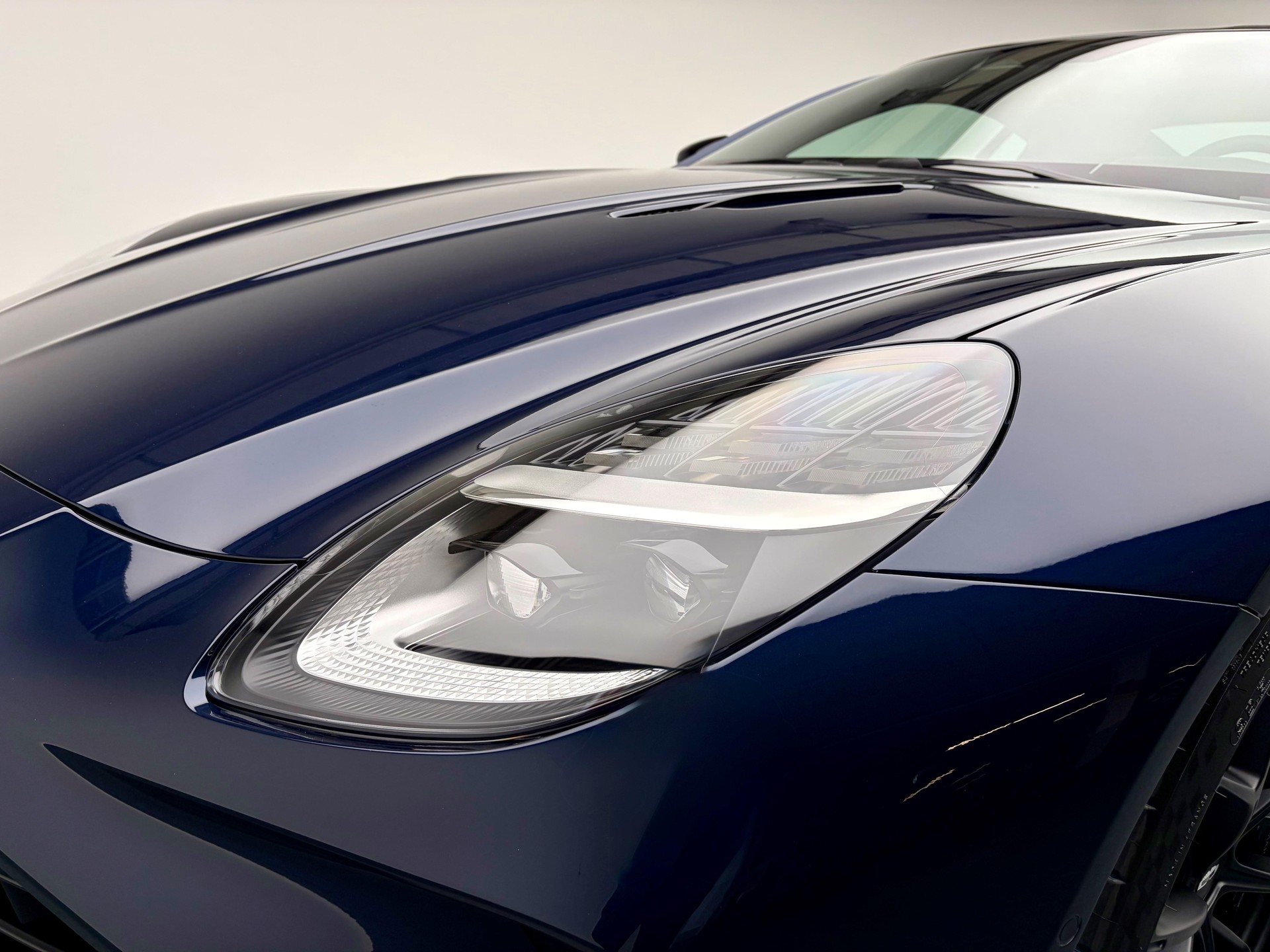 ASTON MARTIN V8 Vantage Coupé 4.0 S V8 Bi-Turbo-image-18