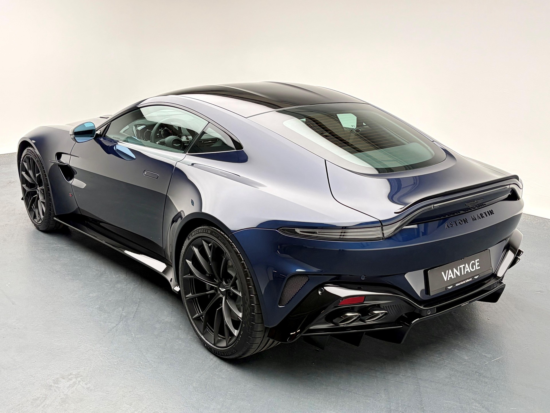 ASTON MARTIN V8 Vantage Coupé 4.0 S V8 Bi-Turbo-image-2