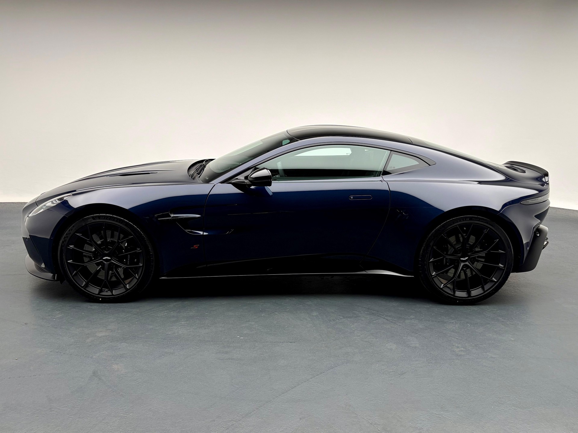 ASTON MARTIN V8 Vantage Coupé 4.0 S V8 Bi-Turbo-image-1