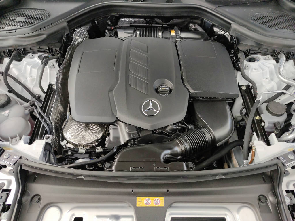 MERCEDES-BENZ GLC 300 de AMG Line 4Matic EQ Star-image-8