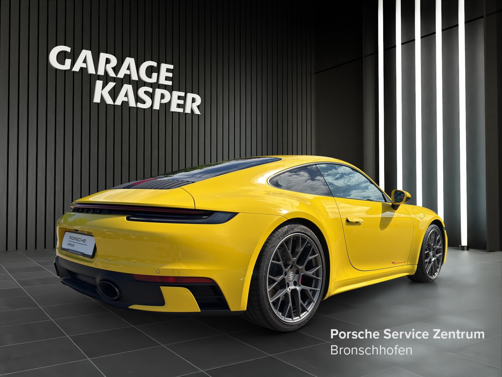 PORSCHE 911 Carrera 4S-image-4