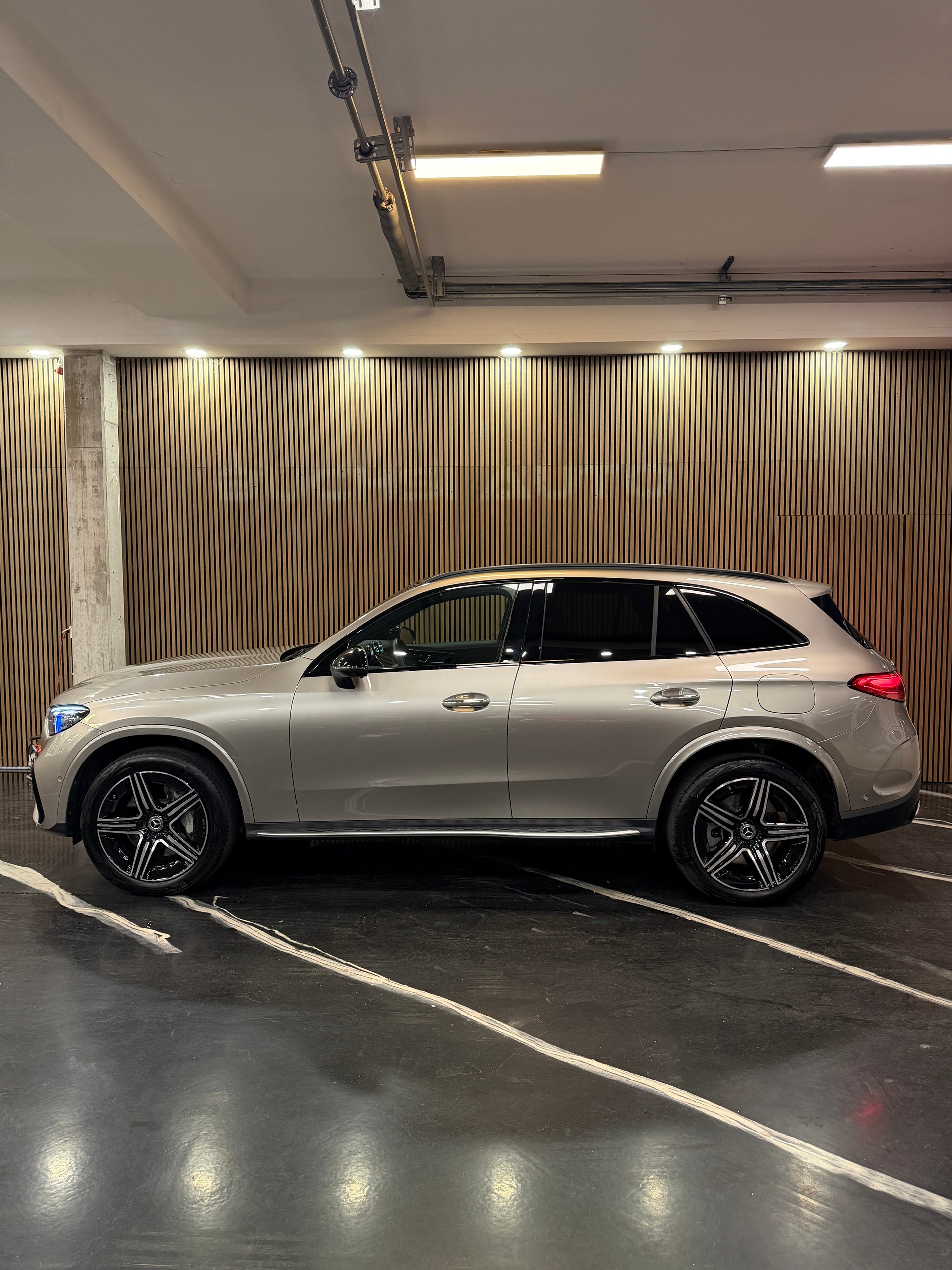 MERCEDES-BENZ GLC 300 e 4Matic 9G-Tronic-image-2