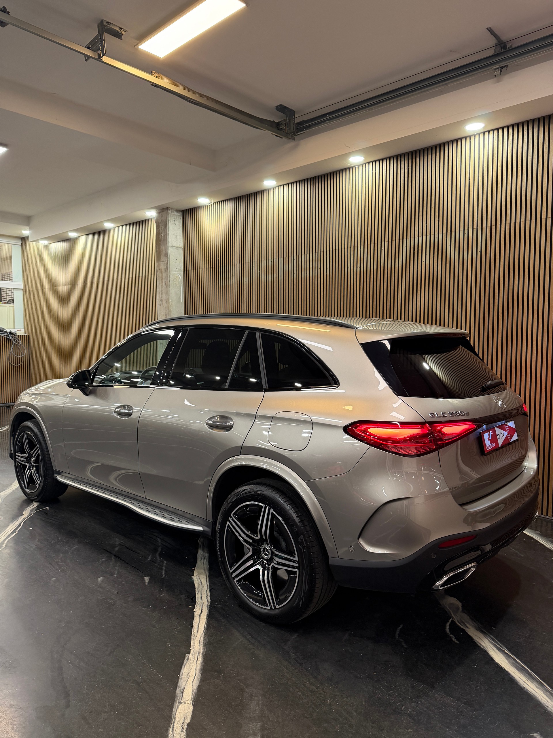 MERCEDES-BENZ GLC 300 e 4Matic 9G-Tronic-image-3