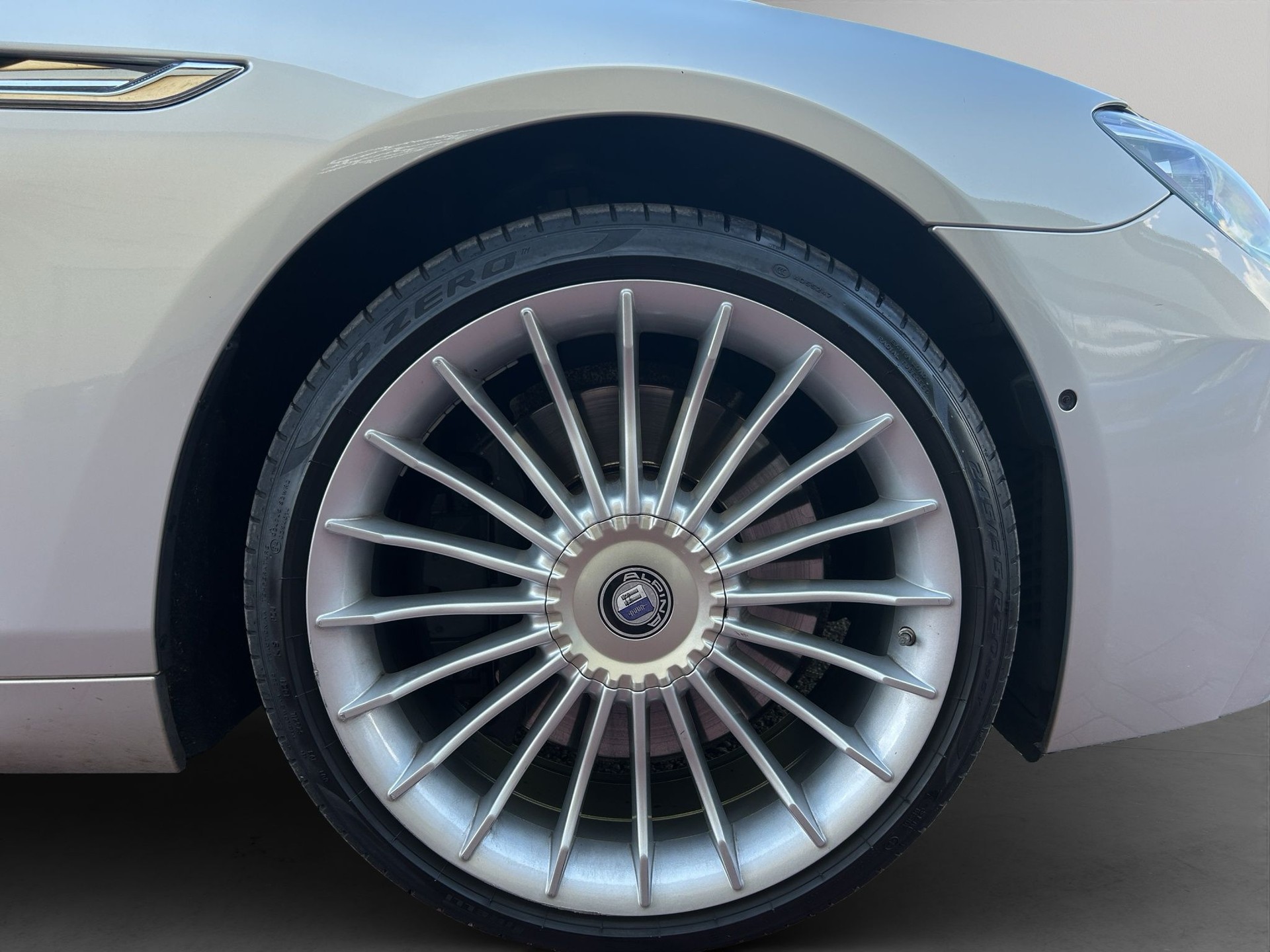 BMW 650i Coupé xDrive-image-10