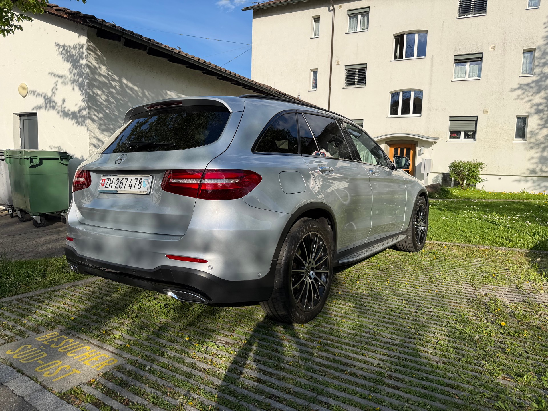 MERCEDES-BENZ GLC 250 d AMG Line 4m-image-2