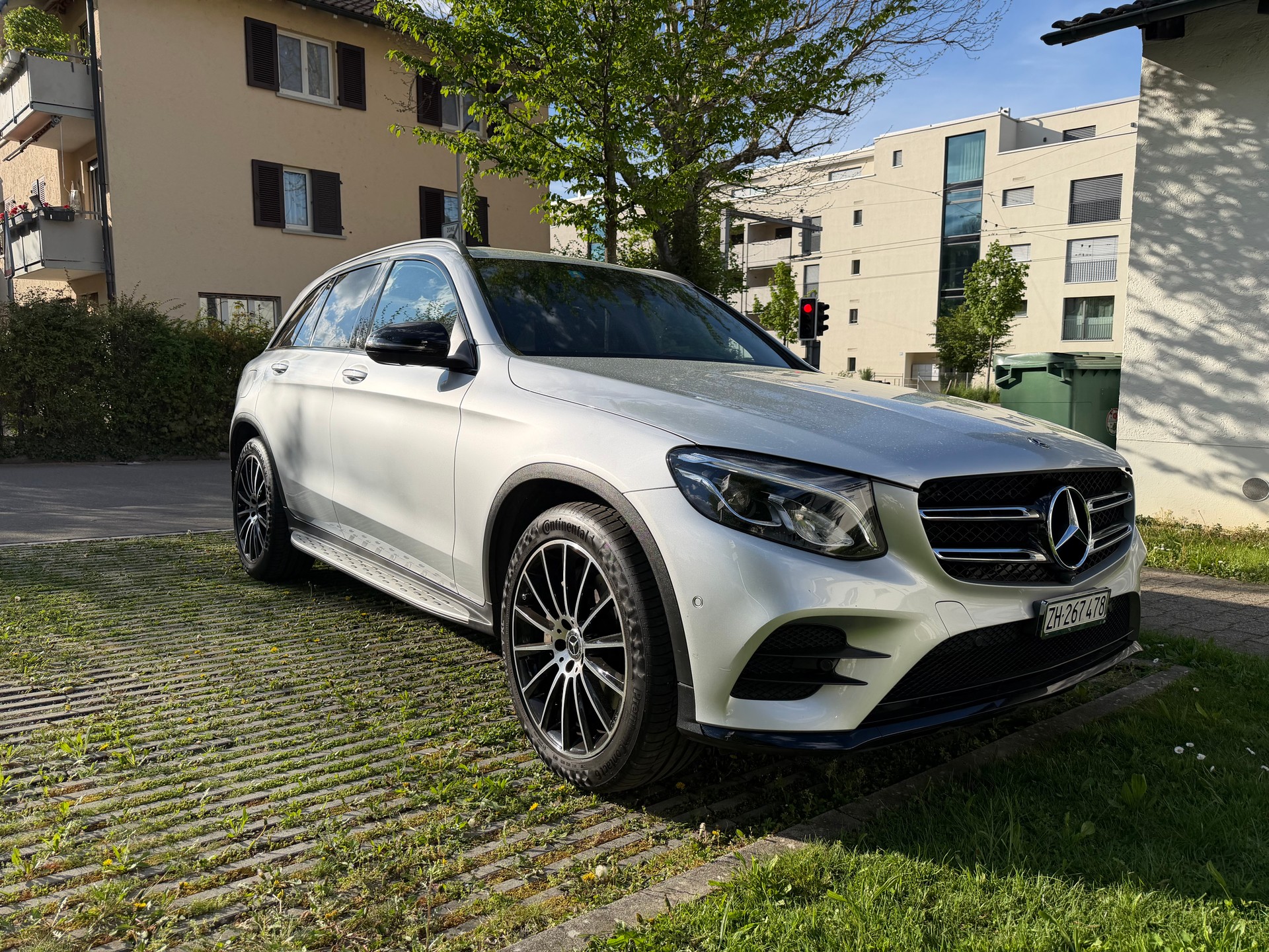 MERCEDES-BENZ GLC 250 d AMG Line 4m-image-0