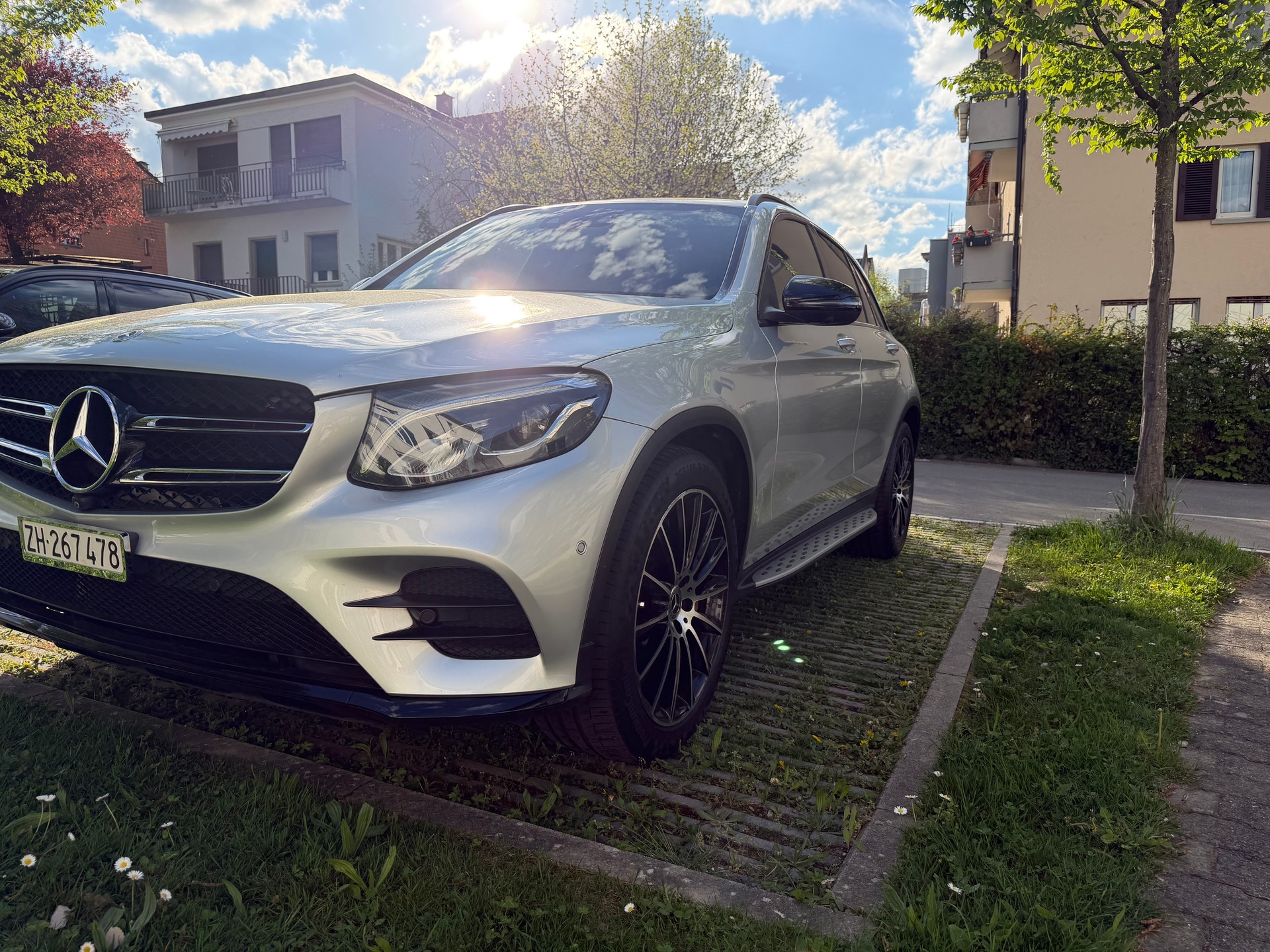 MERCEDES-BENZ GLC 250 d AMG Line 4m-image-1