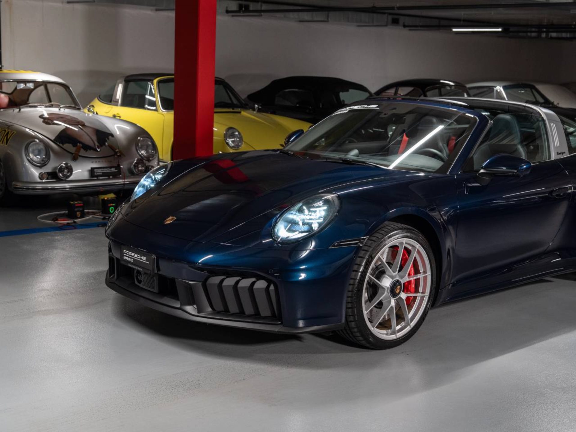PORSCHE 911 Targa 4 GTS-image-23