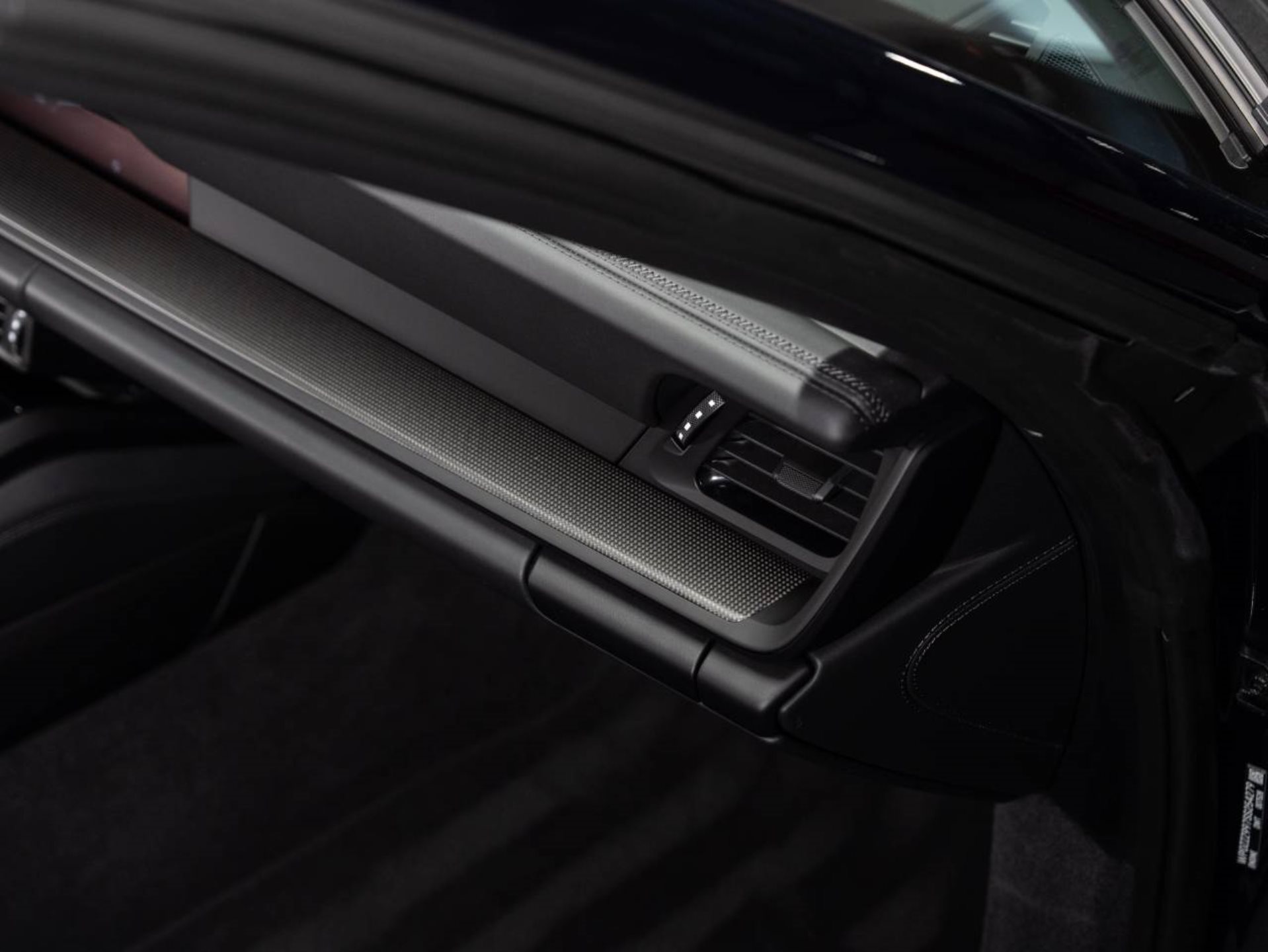 PORSCHE 911 Targa 4 GTS-image-13